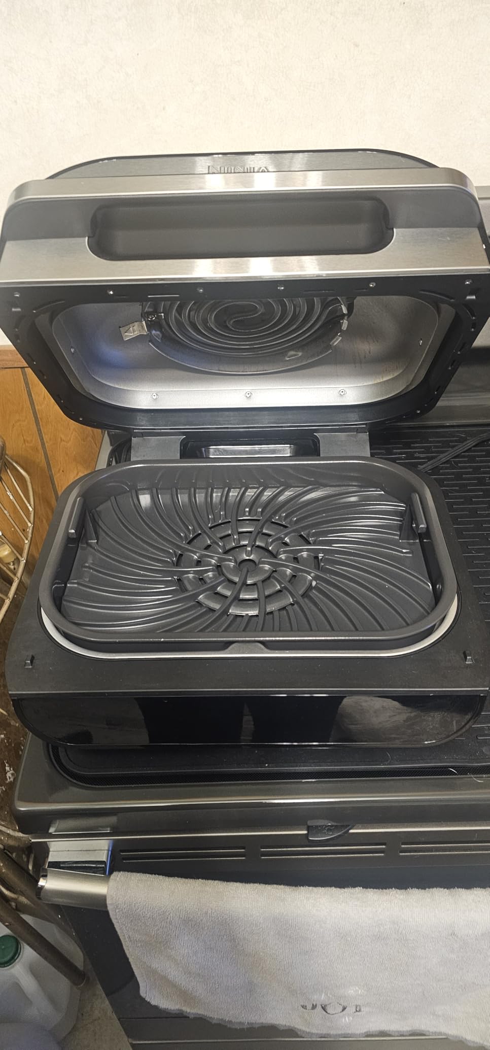 Ninja Foodi Smart XL 6-in-1 Indoor Grill & Air Fryer, Black/Silver, FG551 customer photo 2