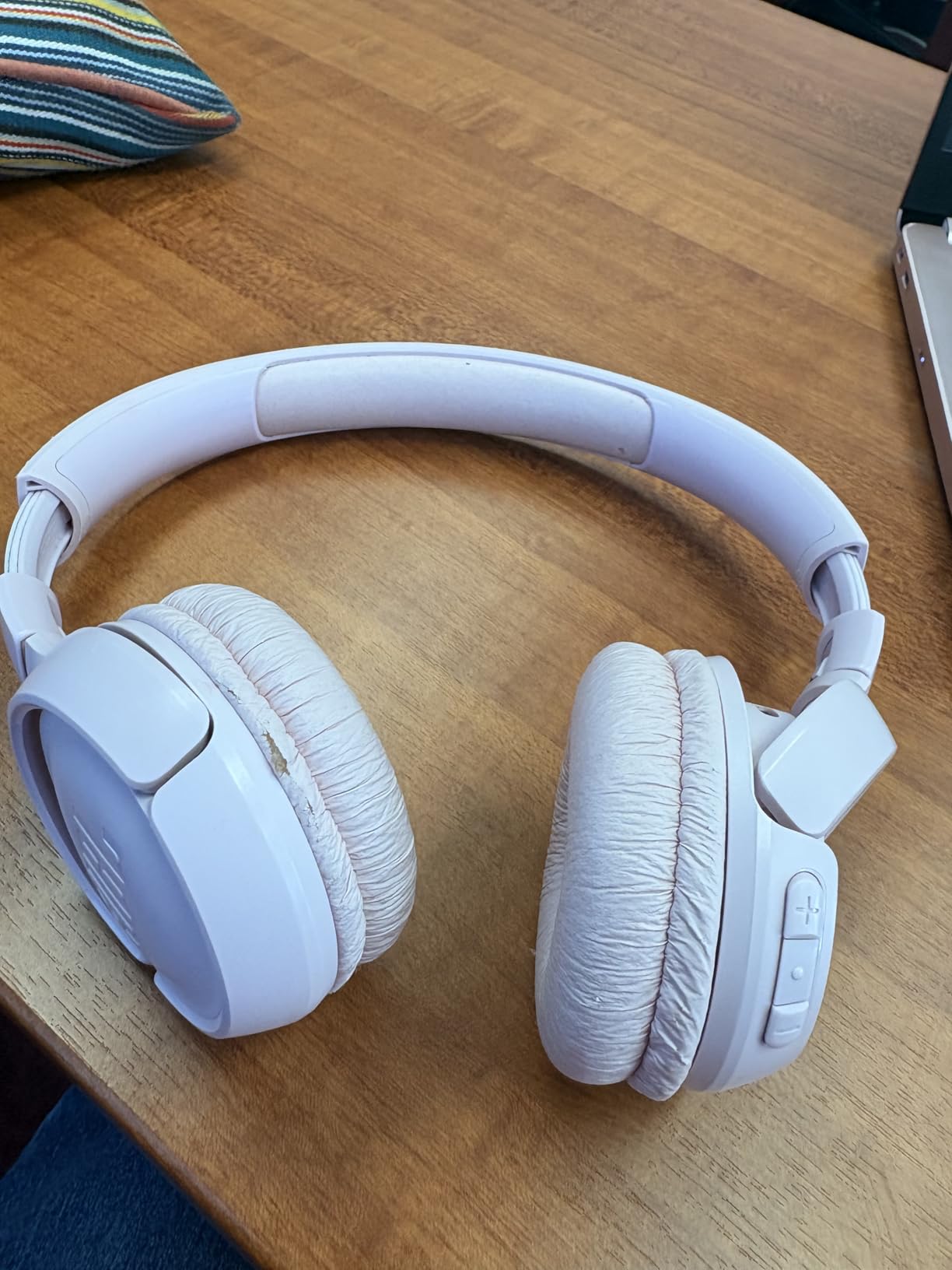 JBL Tune 510BT - Bluetooth headphones with up to 40 hours battery, microphone for call, foldable and comfortable, Android and iOs compatible (Black) customer photo 2