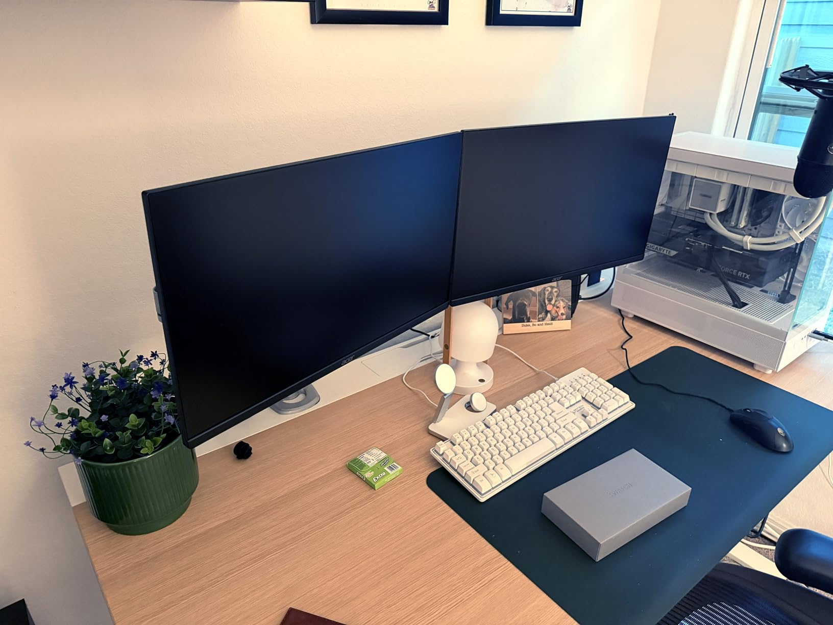 Acer KB242Y - 23.8 Inch IPS Zero-Frame Full HD (1920 x 1080) Monitor | Tilt | Up to 120Hz Refresh | 1ms (VRB) | sRGB 99% | HDMI & VGA Ports | Adaptive-Sync Support (FreeSync Compatible) customer photo 1