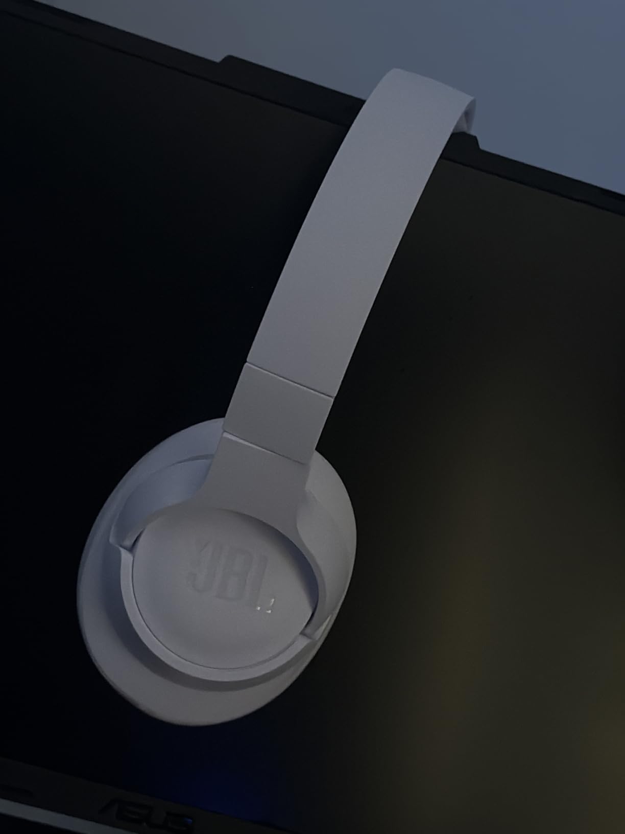 JBL Tune 770NC - Adaptive Noise Cancelling with Smart Ambient Wireless Over-Ear Headphones, Bluetooth 5.3, Up to 70H Battery Life with Speed Charge, Lightweight, Comfortable & Foldable Design (Black) customer photo 1