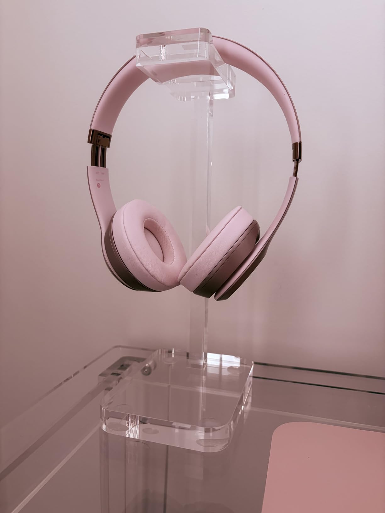 Beats Solo 4 - Wireless On-Ear Bluetooth Headphones, Up to 50-Hour Battery Life, Ultra-Lightweight Comfort, Powerful and Balanced Sound, Apple & Android Compatible - Matte Black customer photo 1