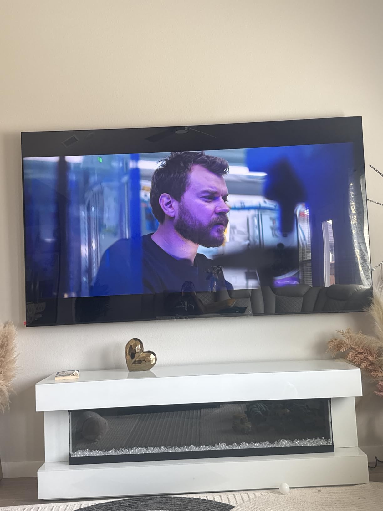 Samsung 43-Inch Class QLED Q7F Series Samsung Vision AI Smart TV (2025 Model, 43Q7F) Quantum HDR, Object Tracking Sound Lite, Q4 AI Gen1 Processor, 4K upscaling, Gaming Hub, Alexa Built-in customer photo 2