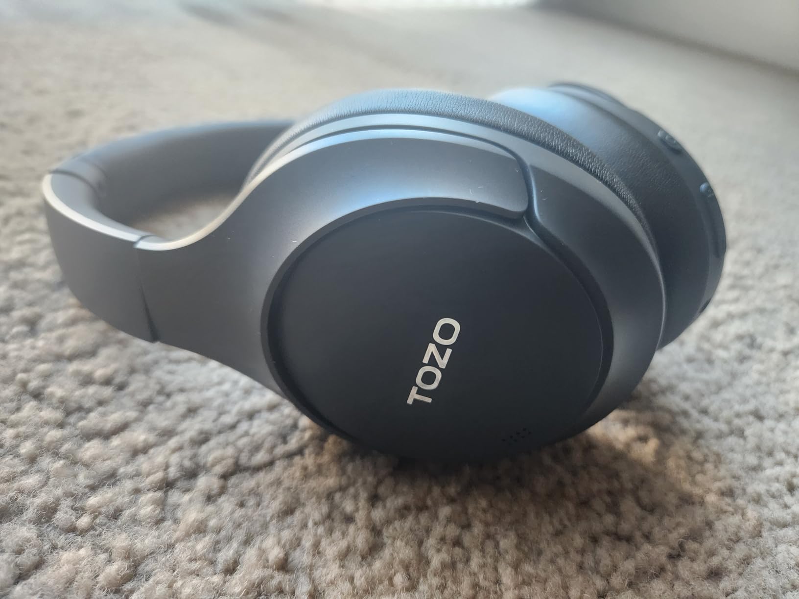 TOZO HT3 Hybrid Noise Cancelling Headphones, 90H Battery Life Wireless Over Ear Bluetooth 6.0 Foldable Headset, AI Voice Assistant with 5 Mics, Connect 2 Devices and Hi-Res Sound, 32 EQ Audio Presets customer photo 1