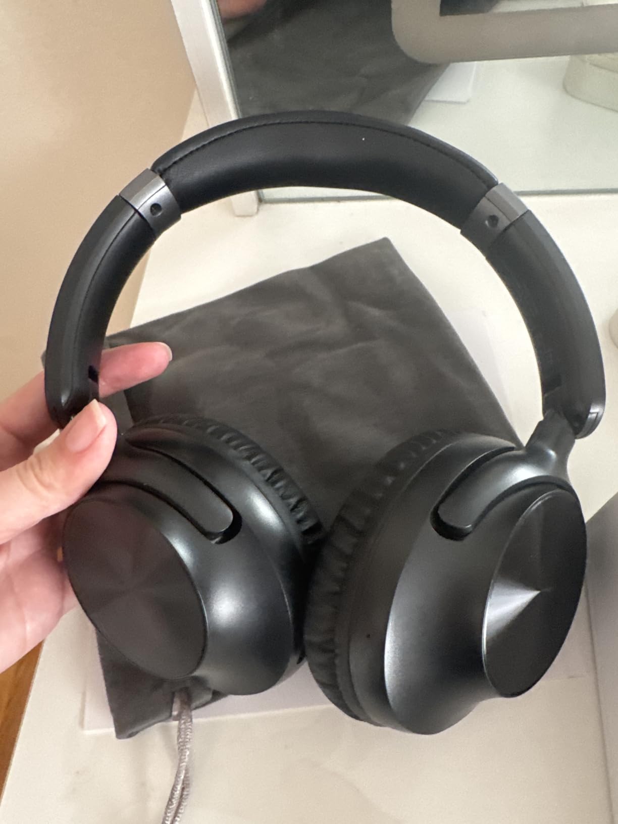 TAGRY Hybrid Active Noise Cancelling Bluetooth Headphones 100H Playtime Wireless Over Ear Headphone with Fast Charging Hi-Res Audio Headsets Comfort Earcups for Commute Travel Office Phone PC Black customer photo 1