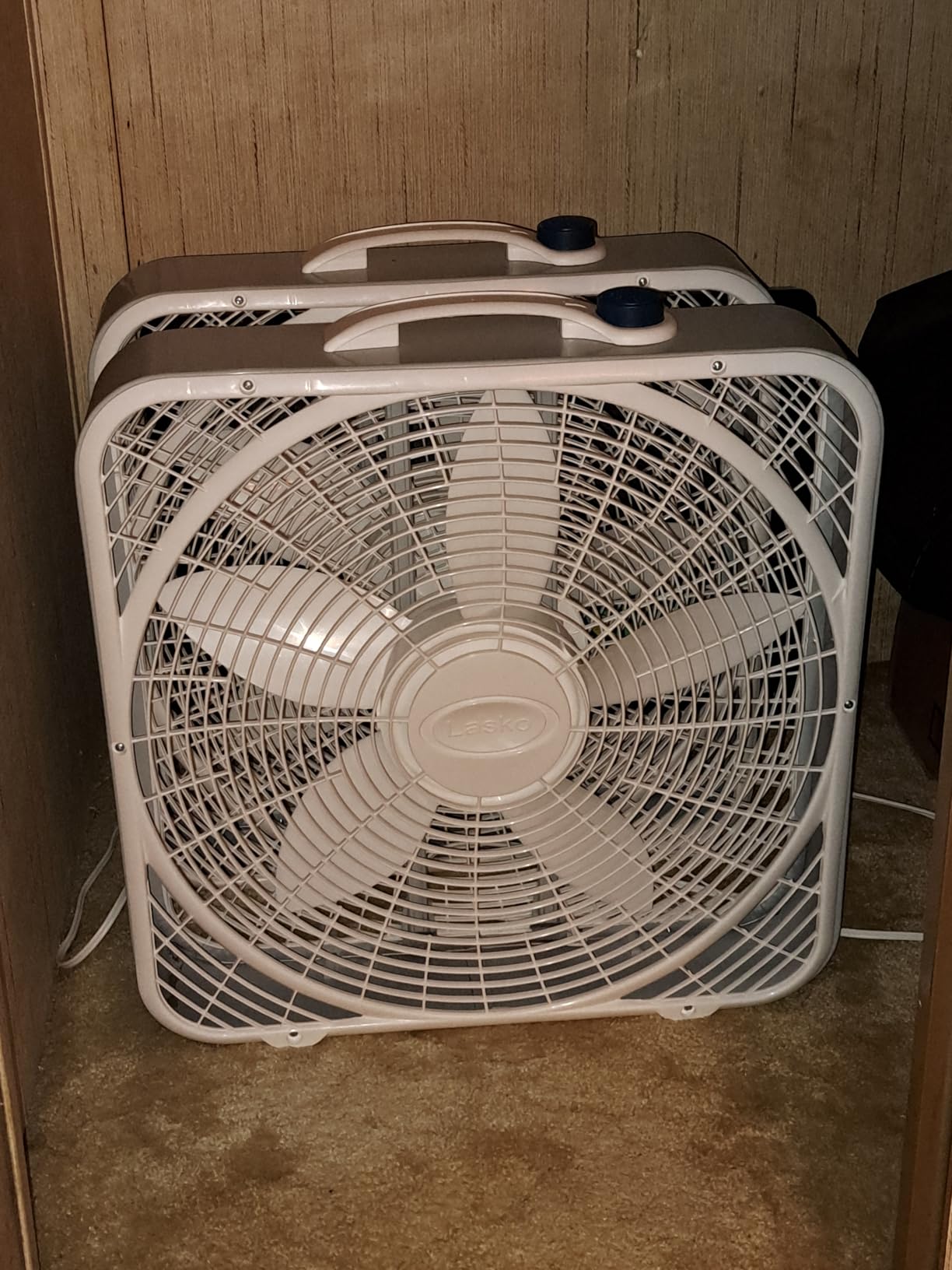 Lasko Weather-Shield Performance Box Fan, 3 Speeds, Innovative Wind Ring System for Up to 30% More Air, Carry Handle, 20 Inch, White, 3720 customer photo 1