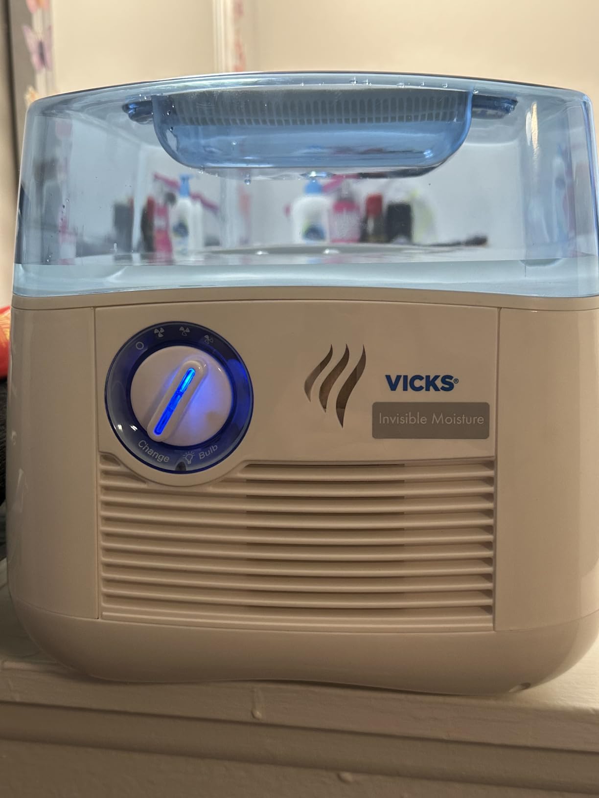 Cool Mist Humidifier with UV Light, 1 Gal Tank, Evaporative Design Auto-Adjusts to Room Humidity, Cool Mist Humidifiers for Bedrooms, Baby Rooms & More, Use with Vicks VapoPads customer photo 1