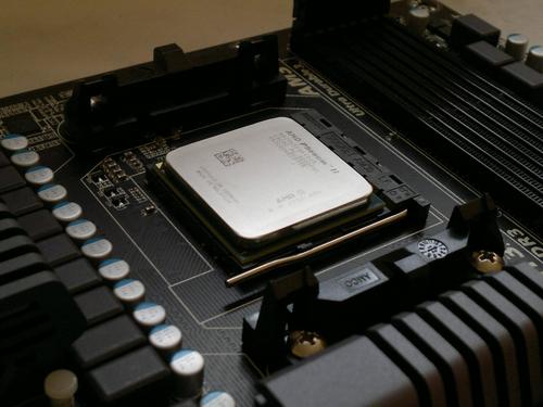 AMD Phenom II X4 965 Black Edition AM3 3.4GHz 125W Quad-Core Processor customer photo 1