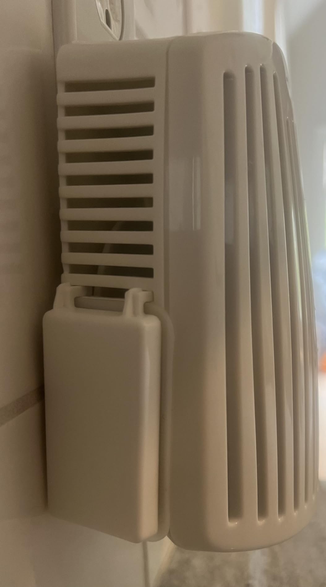 Hamilton Beach TrueAir Plug-Mount Odor Eliminator with Carbon Filter + Green Mountain Scent Cartridge (04530GM) customer photo 2