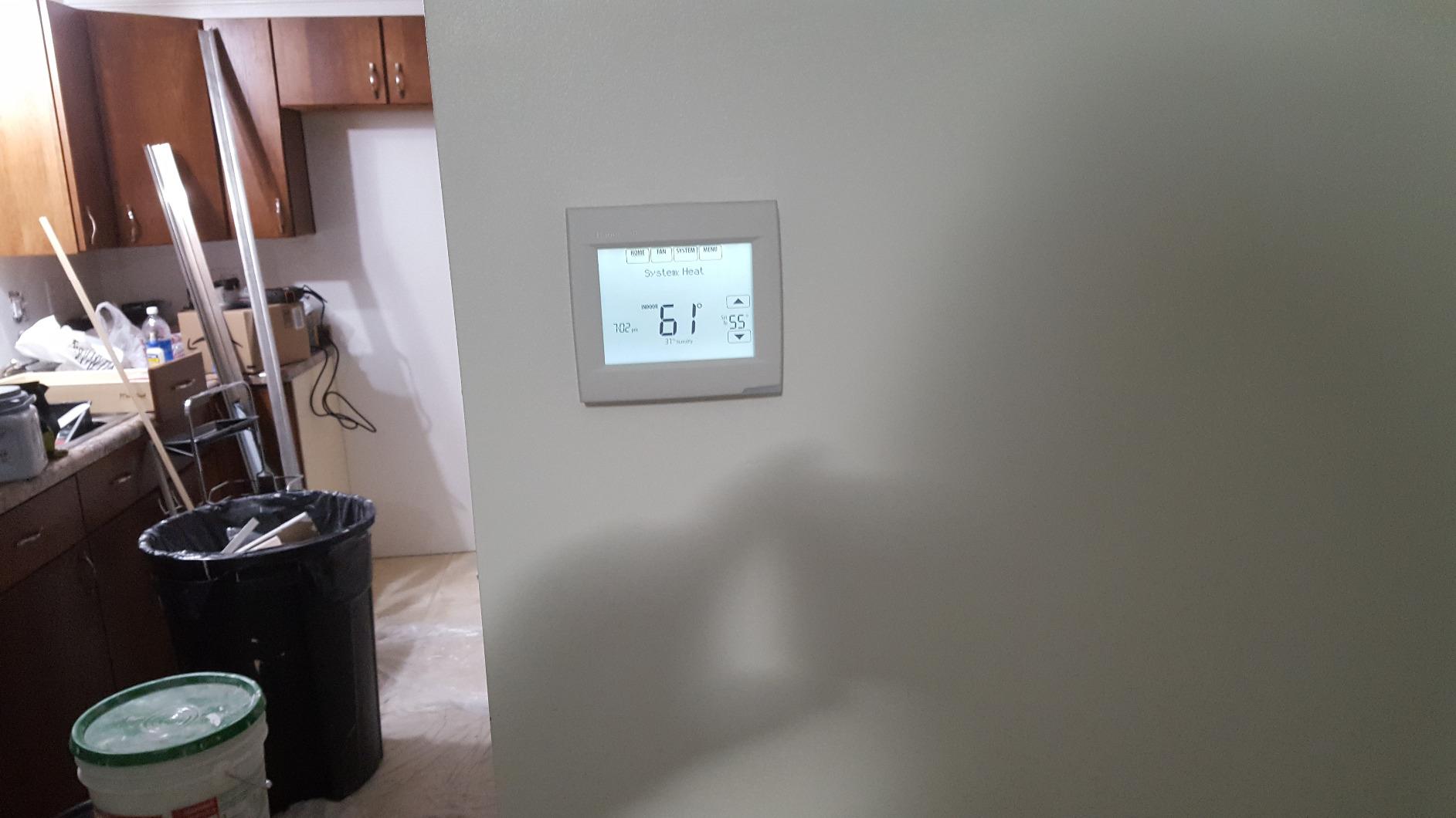 Honeywell TH8321WF1001 Touchscreen Thermostat Wifi Vision Pro 8000 with Stages upto 3 Heat / 2 Cool customer photo 1