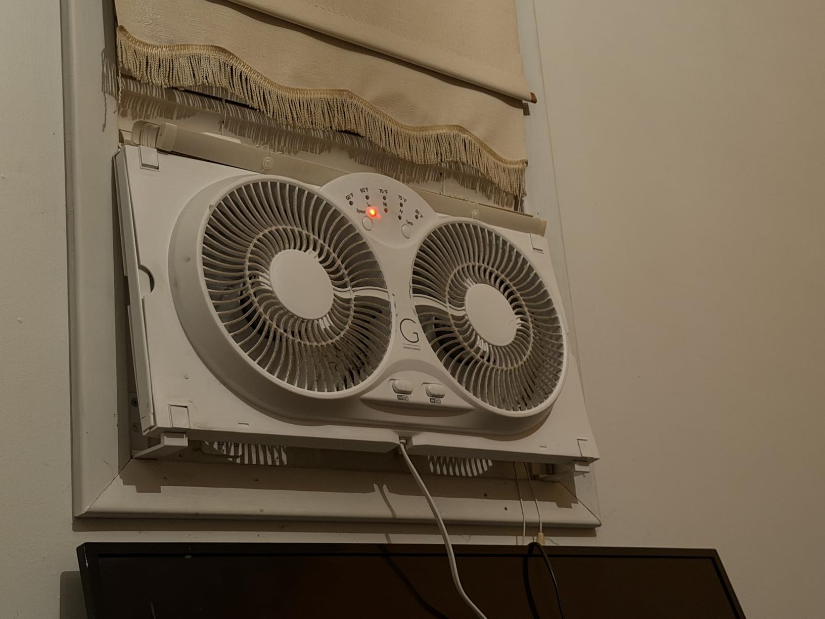 Genesis Twin Fan High Velocity Reversible AirFlow Fan, LED Indicator Lights Adjustable Thermostat & Max Cool Technology, ETL Certified, White (A1WINDOWFAN) customer photo 1