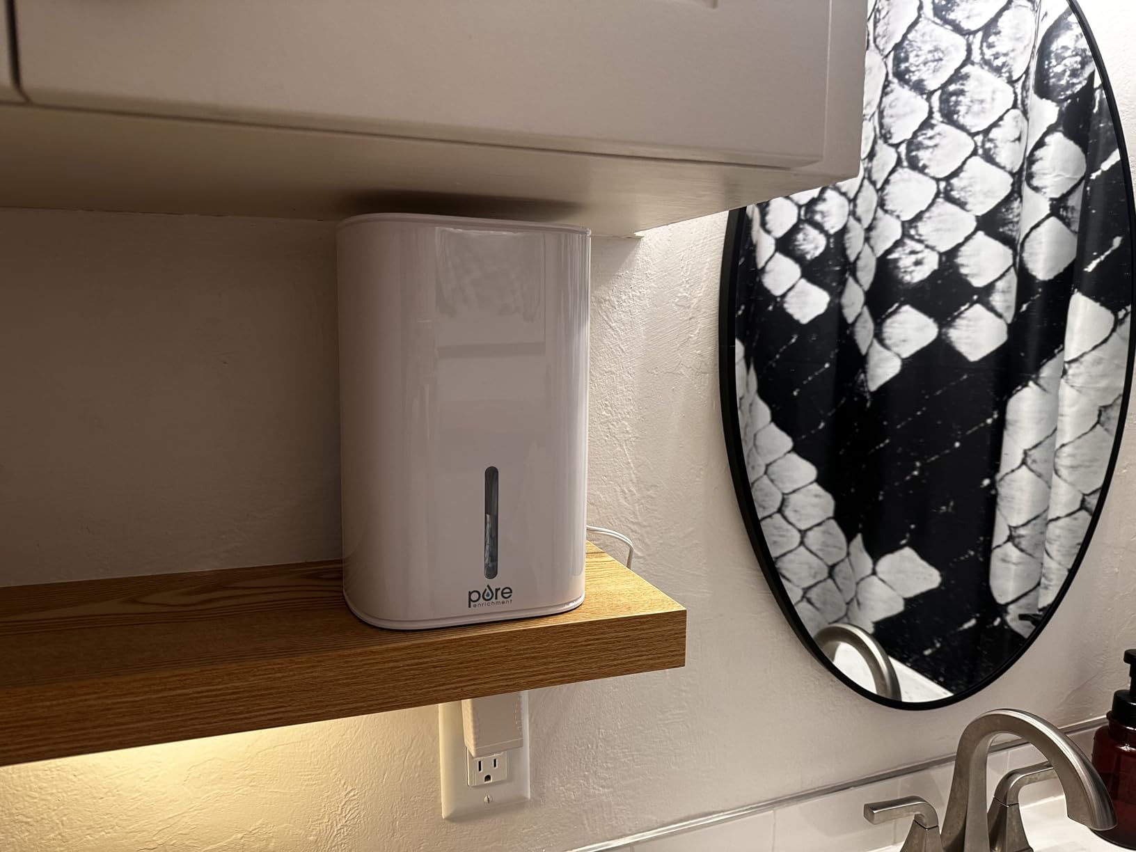 Pure Enrichment PureDry Mini Dehumidifier - 27oz Compact Water Tank Eliminates 300ml/day of Excess Moisture from Closets, Bathrooms, Boats, Kitchens, and Other Small Rooms and Living Spaces customer photo 1