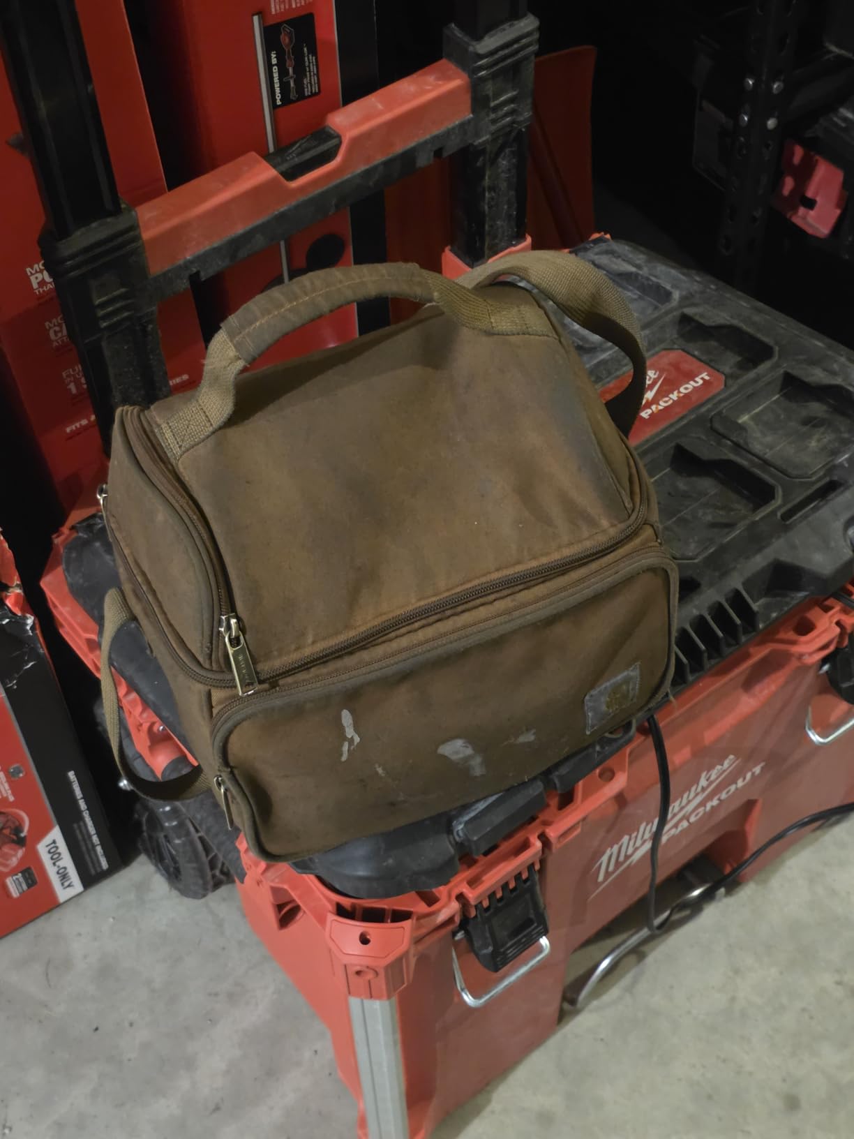 Carhartt Camping Cooler - Soft Shell Lunch Bag, Worksite Lunchbox, Insulated Lunch Cooler for Construction Sites, Work and Everyday Use, Brown customer photo 1