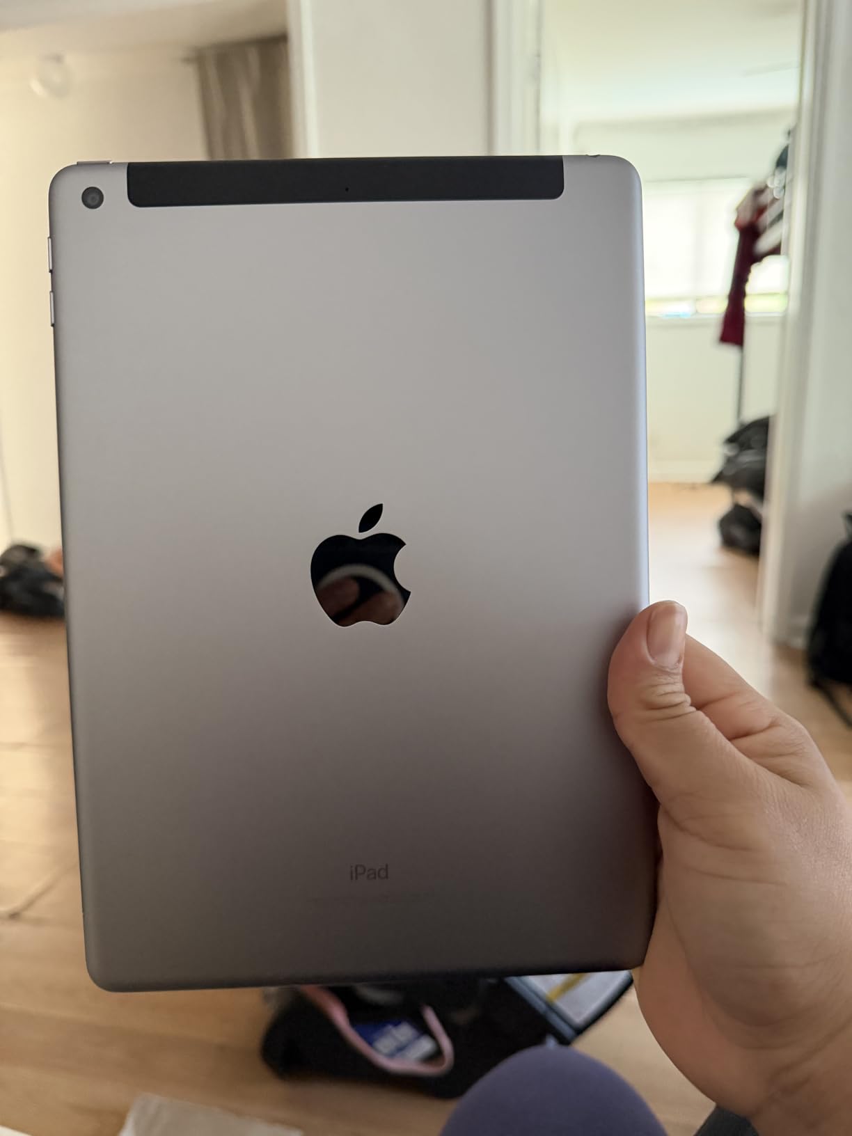 Apple iPad 9.7inch with WiFi 32GB- Space Gray (2017 Model) (Renewed) customer photo 1