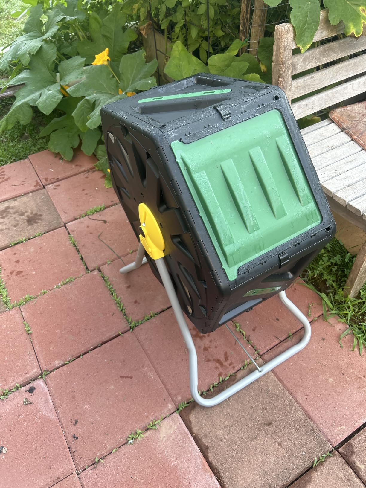 Miracle-Gro Compost Tumbler Single Chamber - Easy-Turn Composter Tumbler Outdoor for Fast Composting (18.5 Gallon / 70 Liter) customer photo 1