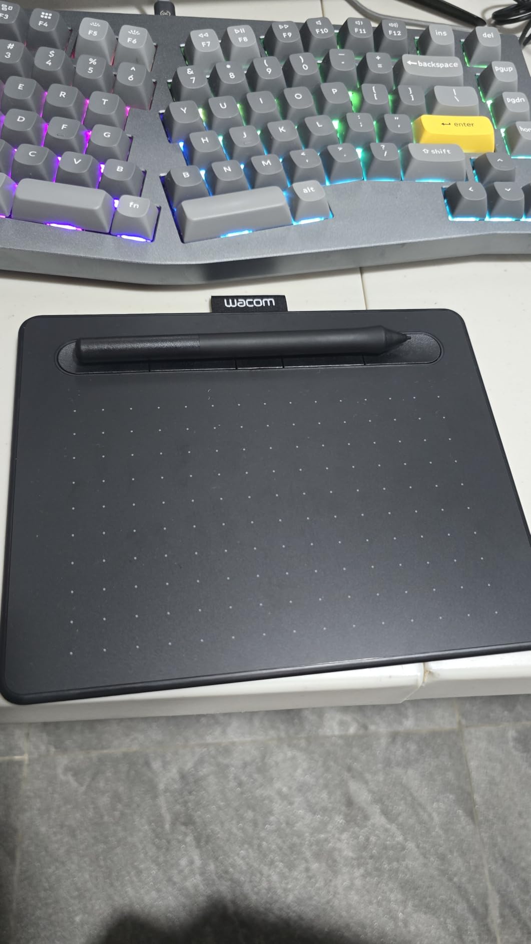Intuos Small Bluetooth Graphics Drawing Tablet, 4 Customizable ExpressKeys, Portable for Teachers, Students and Creators, Compatible with Chromebook Mac OS Android and Windows - Black customer photo 1