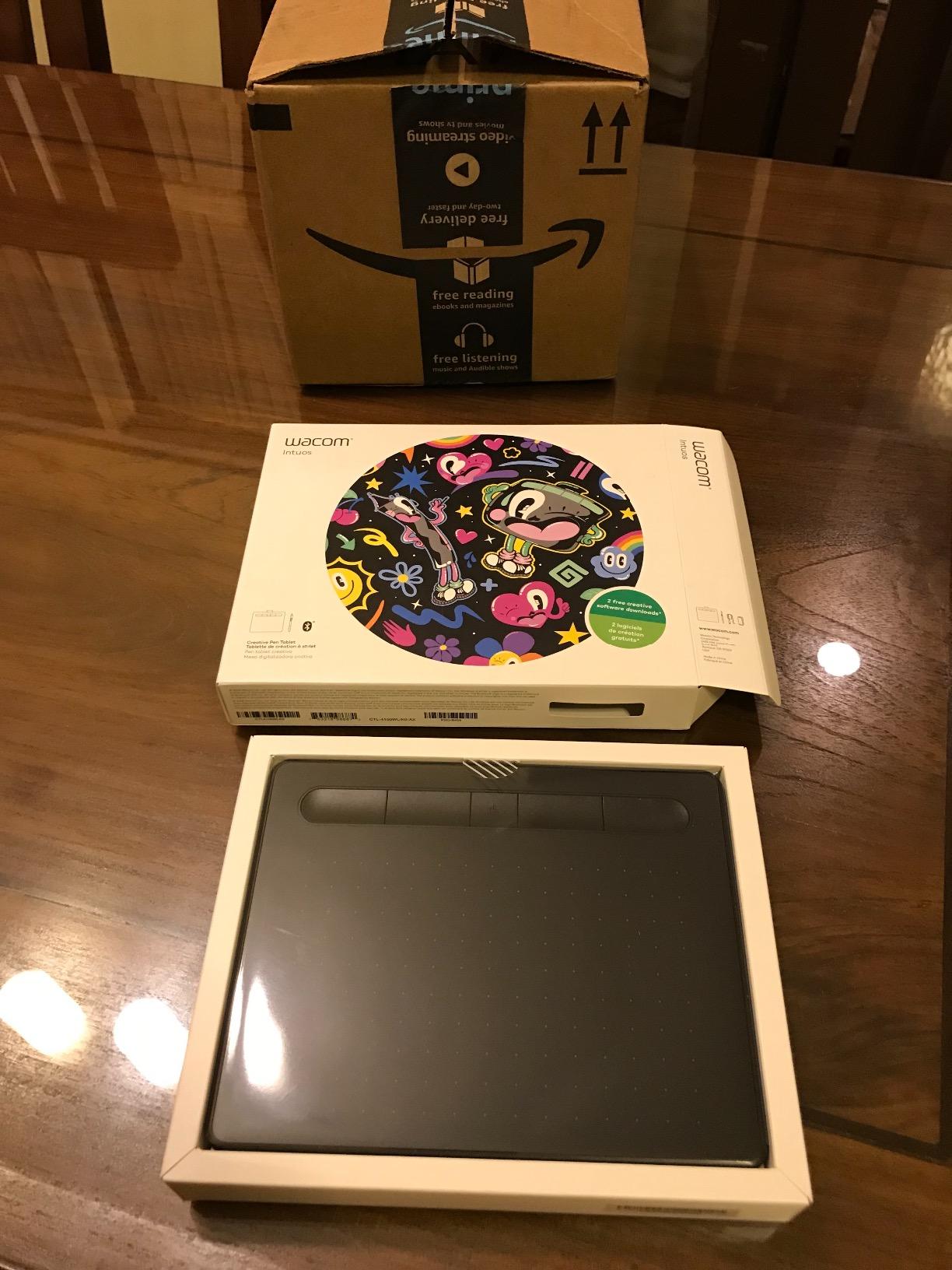 Intuos Small Bluetooth Graphics Drawing Tablet, 4 Customizable ExpressKeys, Portable for Teachers, Students and Creators, Compatible with Chromebook Mac OS Android and Windows - Black customer photo 2