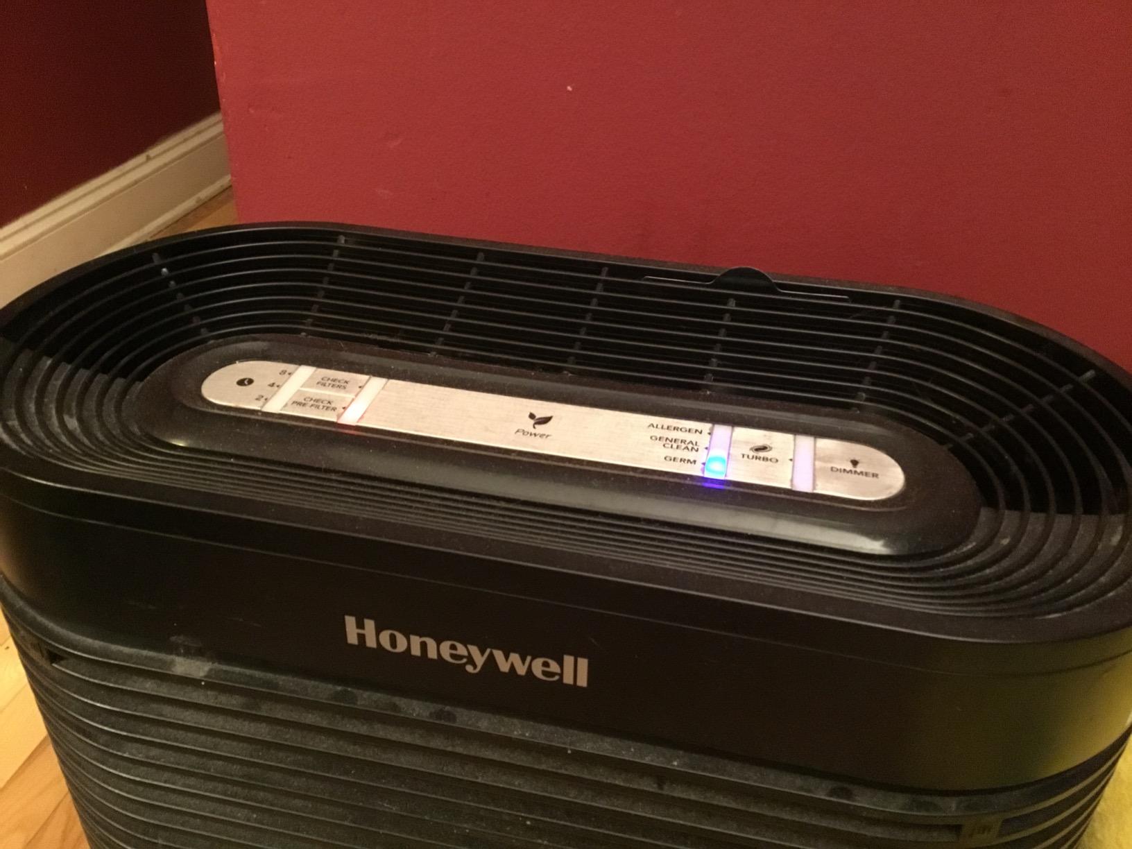 AllergenPlus HEPA Air Purifier for Home, 2250 Ft² Rooms in 1 hour, Reduces Allergens, Dust, Pollen, Smoke, Pet Dander, Odors, White, HPA304 customer photo 1