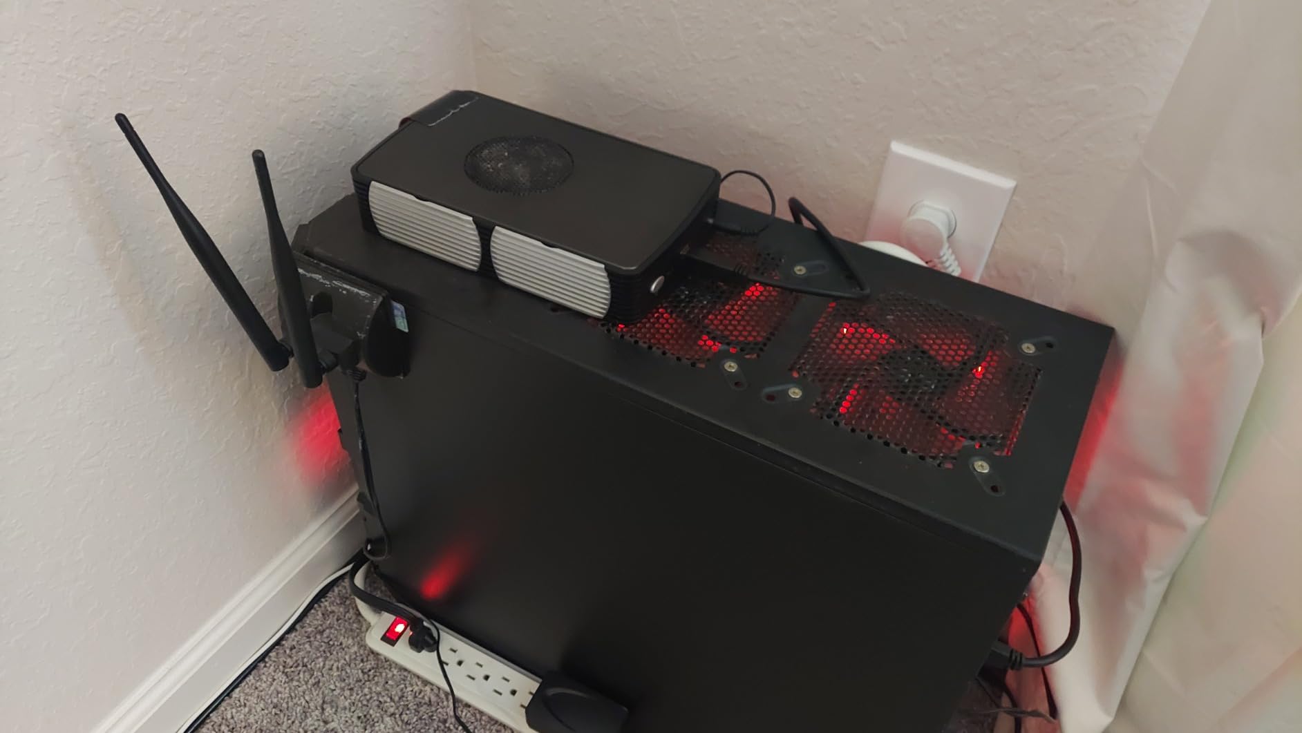 Seagate IronWolf 4TB NAS Internal Hard Drive HDD - CMR 3.5 Inch SATA 6Gb/s 5900 RPM 64MB Cache for RAID Network Attached Storage (ST4000VNZ08) customer photo 1