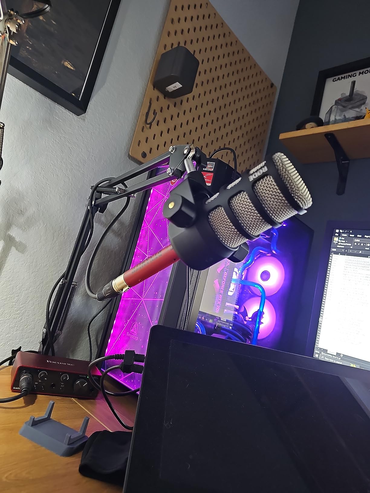SE ELECTRONICS DM1 Dynamite Ultra-Slim Inline Microphone Preamp for Ribbon & Dynamic Microphones - Mic Preamp with +28dB Gain customer photo 1