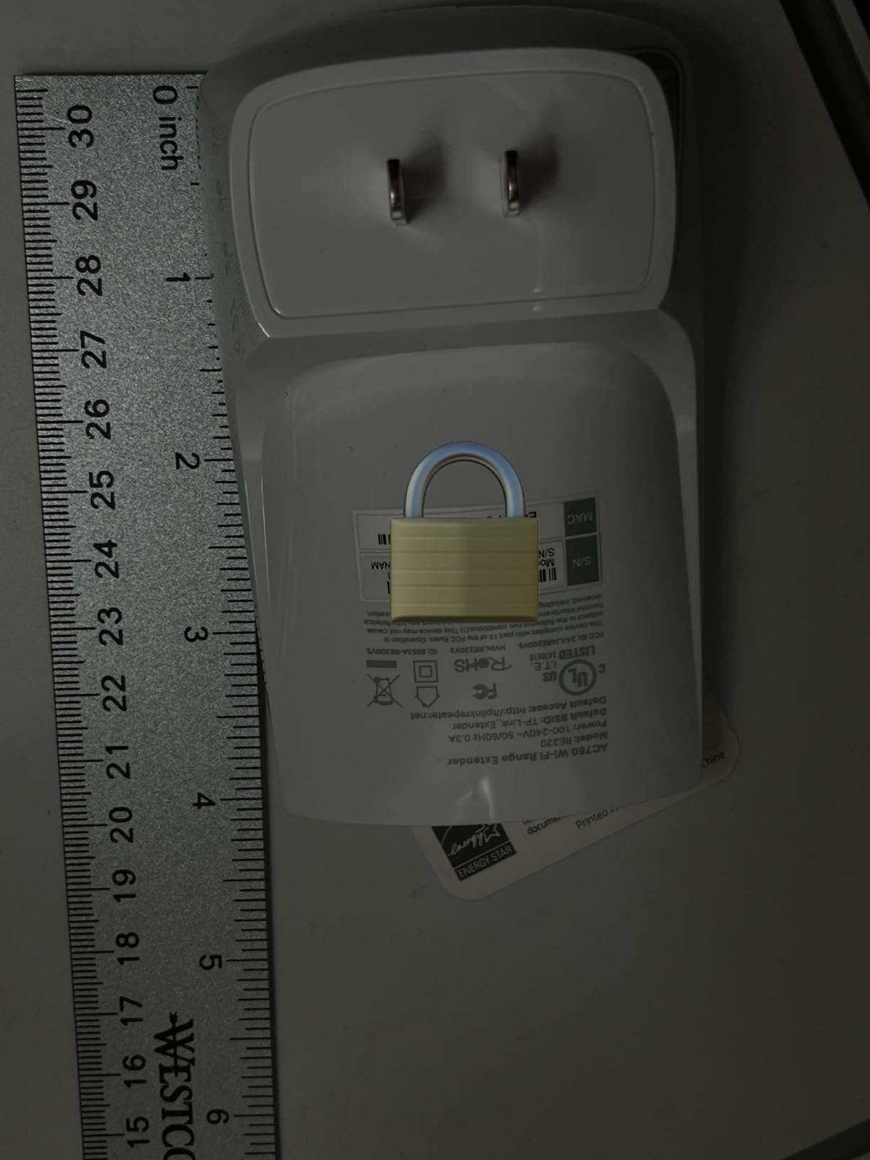 TP-Link WiFi Extender with Ethernet Port (RE220) - Dual Band 5GHz/2.4GHz, Up to 1200 Sq.ft and 30 Devices, OneMesh Signal Booster customer photo 2