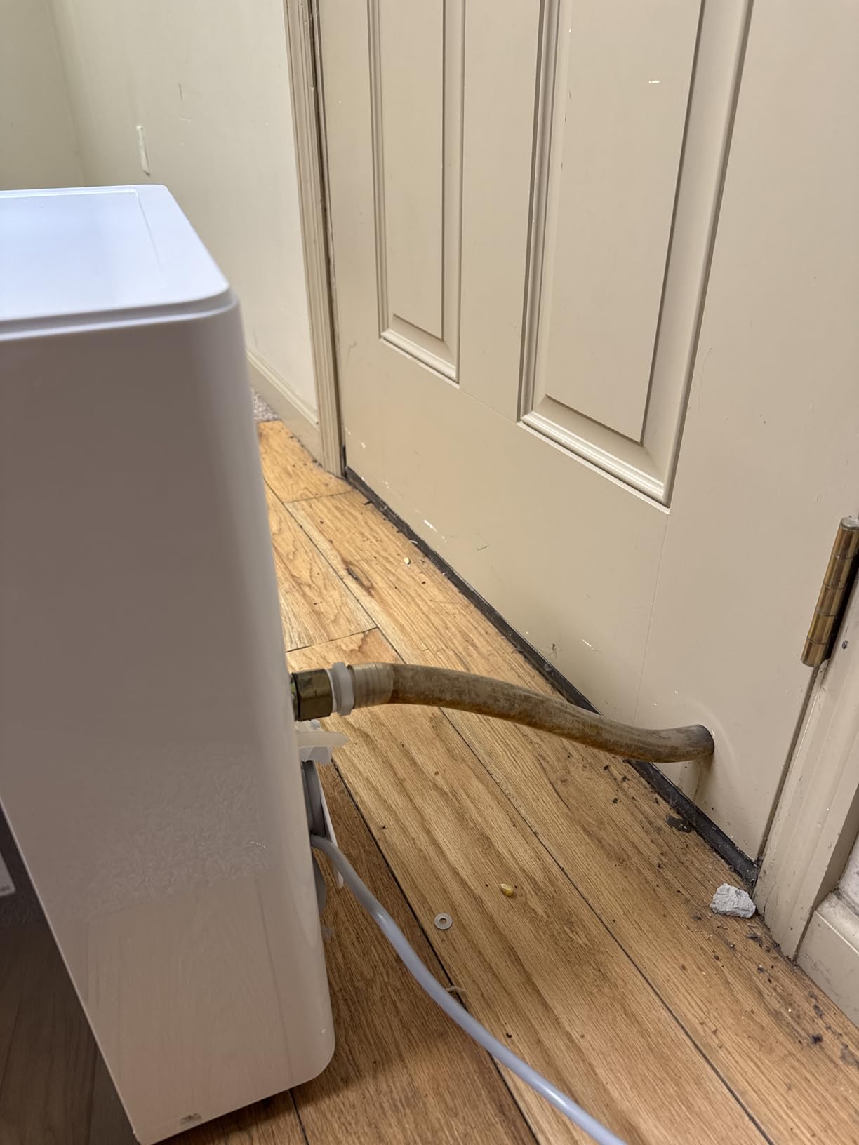 1,500 Sq. Ft. Energy Star Certified Dehumidifier With Reusable Air Filter 22 Pint - Ideal For Basements, Large & Medium Sized Rooms, And Bathrooms (White) customer photo 2