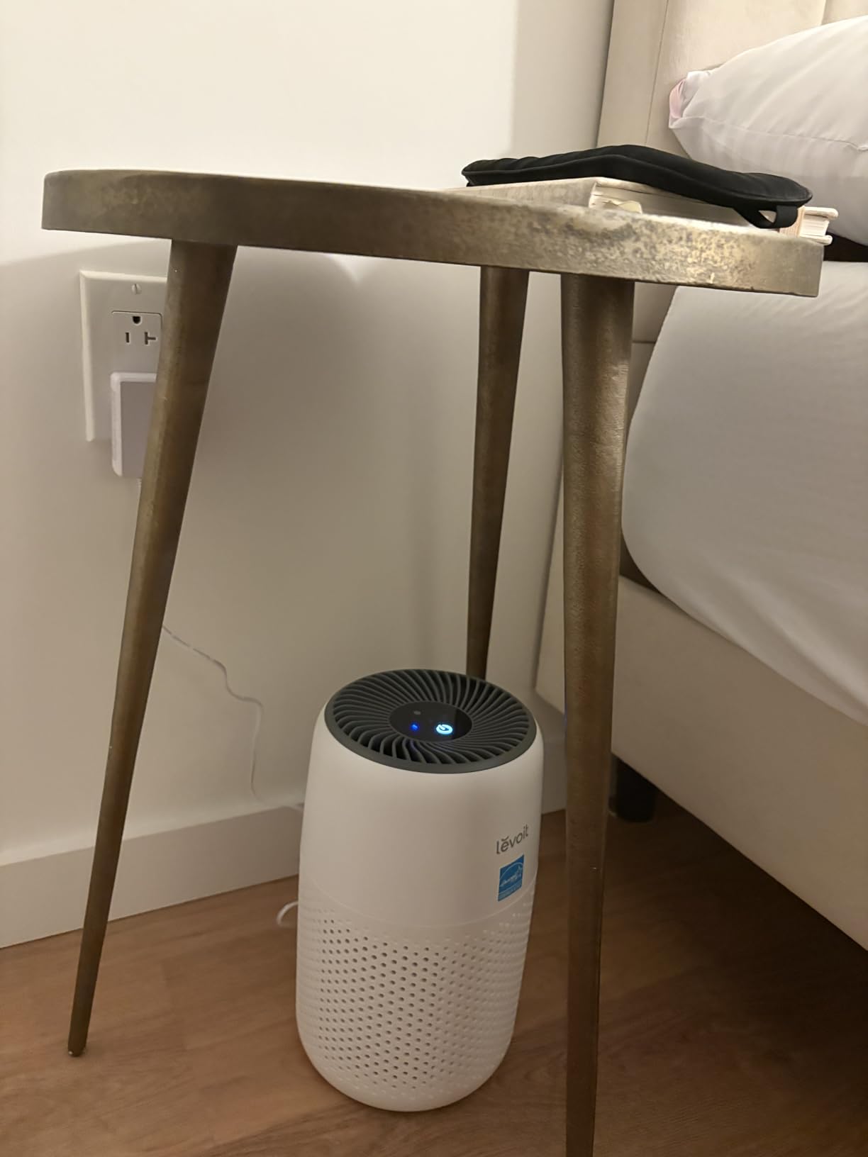 LEVOIT Air Purifier for Home Bedroom, Quiet Clean with Washable Pre-Filter for Dander, Smoke, Dust, Pollen, AHAM VERIFIDE, Odor Eliminators for Medium Sized Rooms, Pet Hair Remover, Vital 100, White customer photo 1