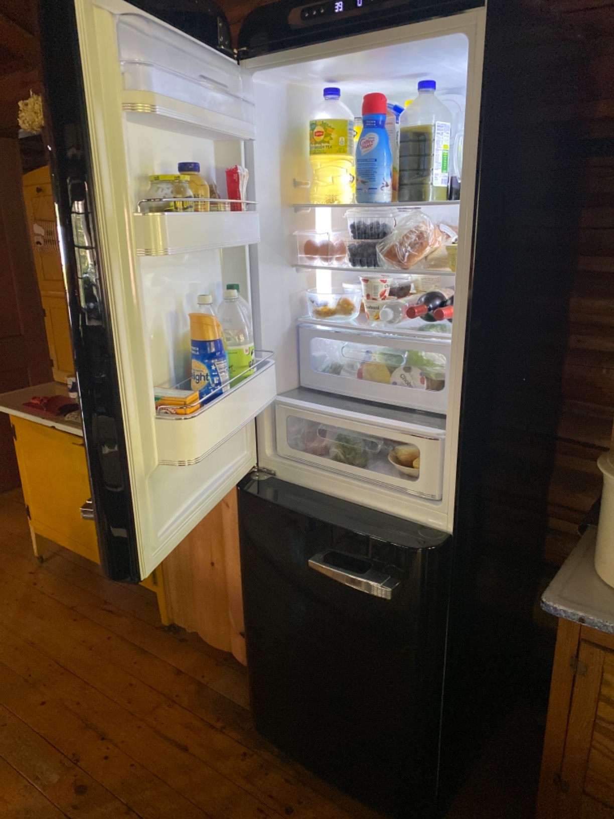 Smeg FAB32 Retro Refrigerator - 50s Style Fridge with Bottom Freezer, No-Frost, LED Display & Lighting, LifePlus Zone, Multi-Airflow - 12.2 cu ft - Black - Made in Italy customer photo 1