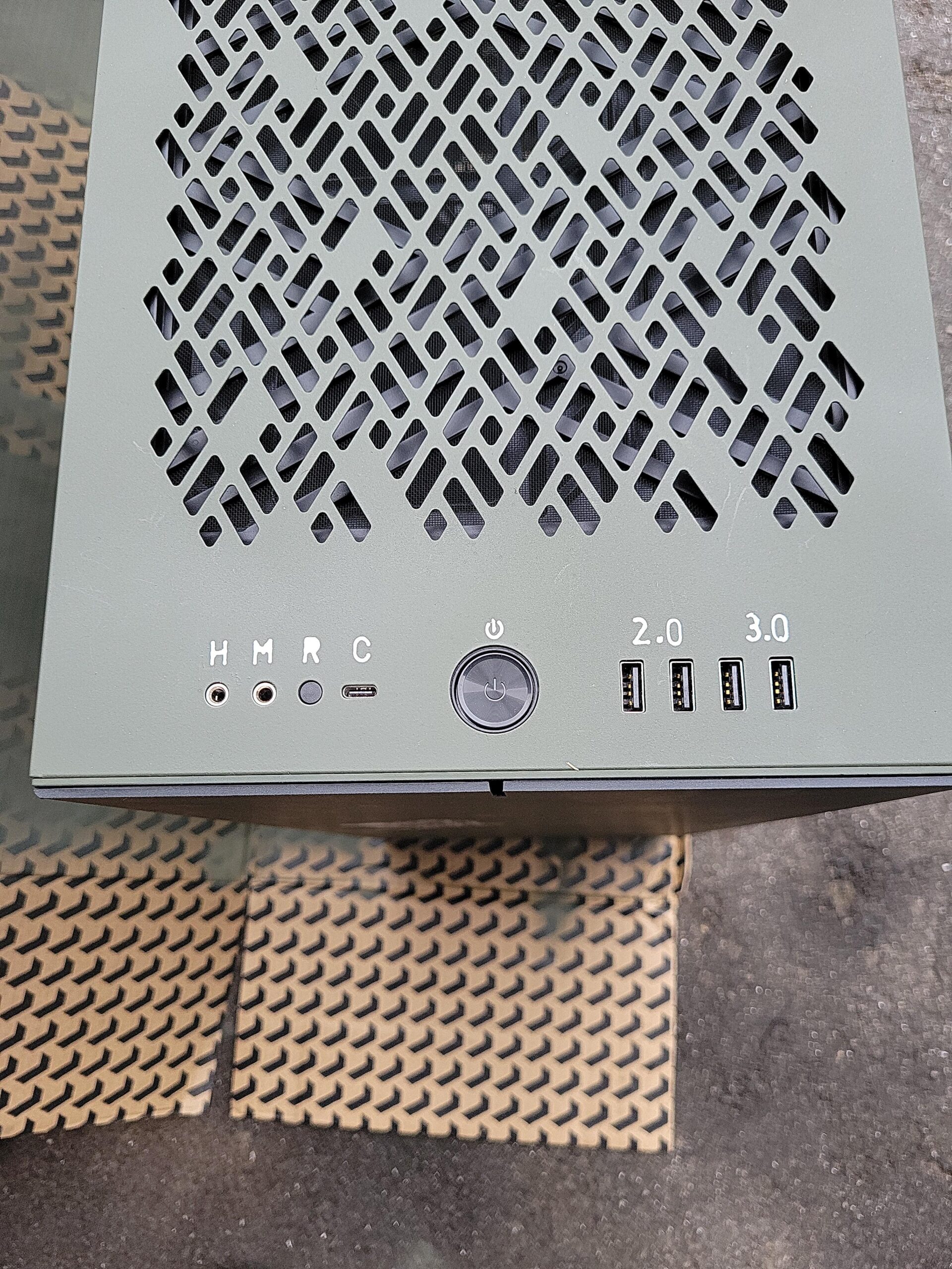Define 7 XL Black Solid Brushed Aluminum/Steel E-ATX Silent Modular Full Tower Computer Case customer photo 2