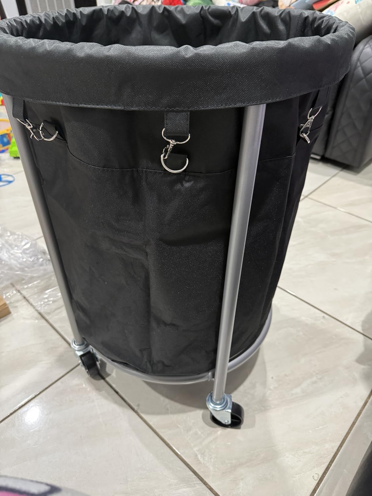 SONGMICS 50.2-Gallon (190 L) Laundry Basket with Wheels, Rolling Round Heavy-Duty Laundry Hamper Cart with Steel Frame and Removable Bag, 2 Locking, White and Metallic Silver, URLS01MZ customer photo 2