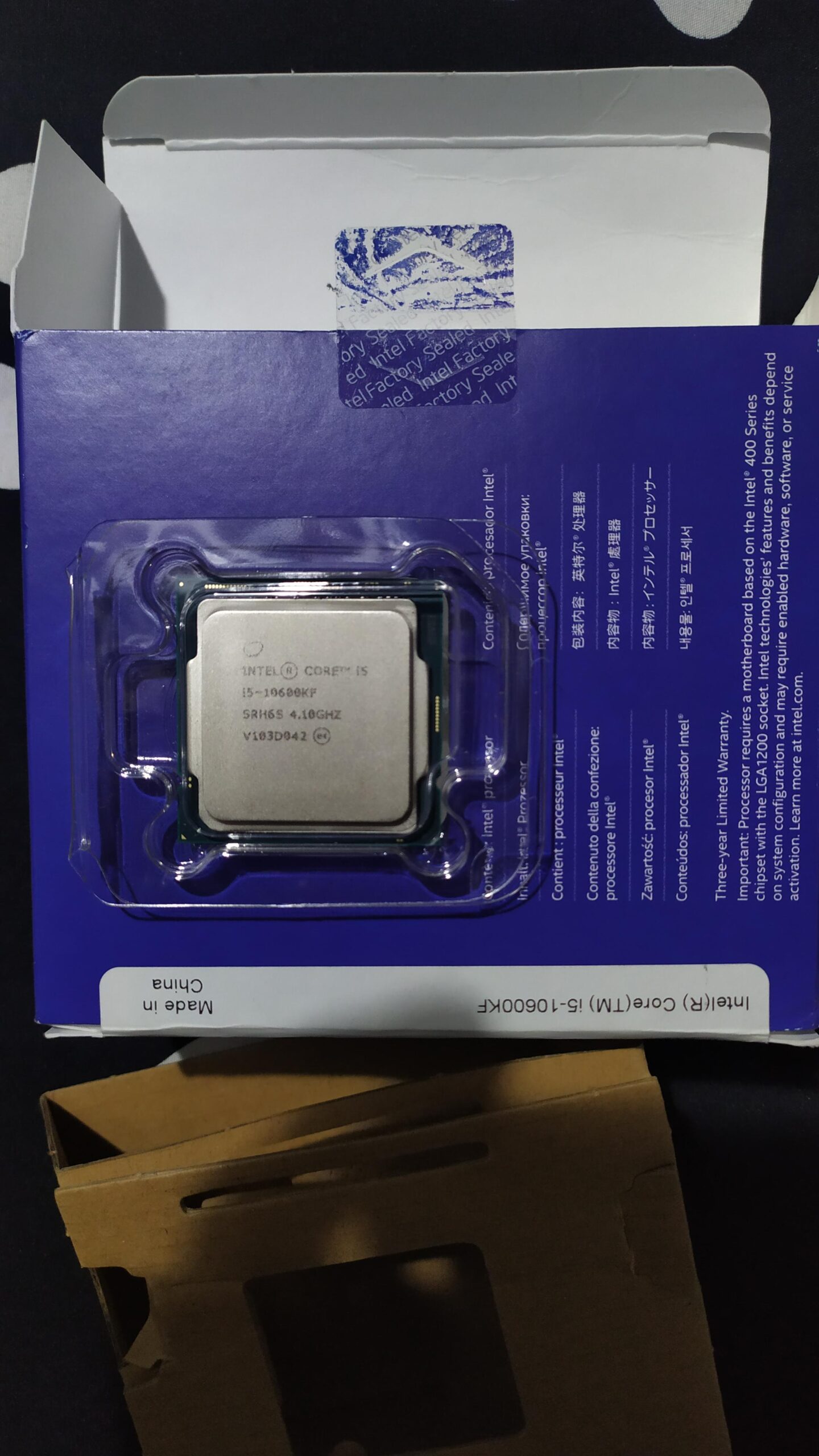 Intel Core i5-10600KF Desktop Processor 6 Cores up to 4.8 GHz Unlocked Without Processor Graphics LGA 1200 (Intel 400 Series chipset) 125W customer photo 1