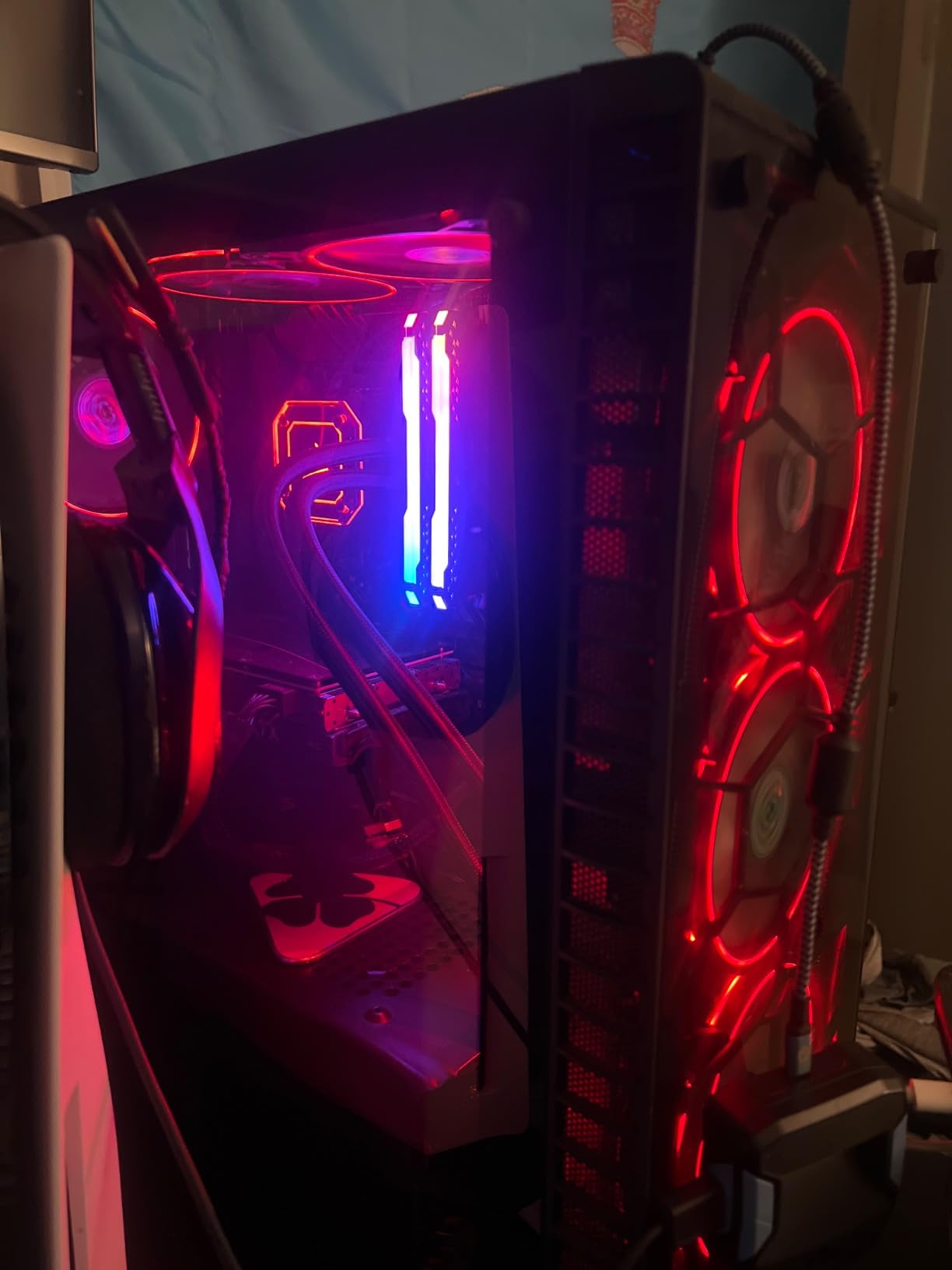 Intel Core i9-10900KF Desktop Processor 10 Cores up to 5.3 GHz Unlocked Without Processor Graphics LGA1200 (Intel 400 Series chipset) 125W customer photo 1