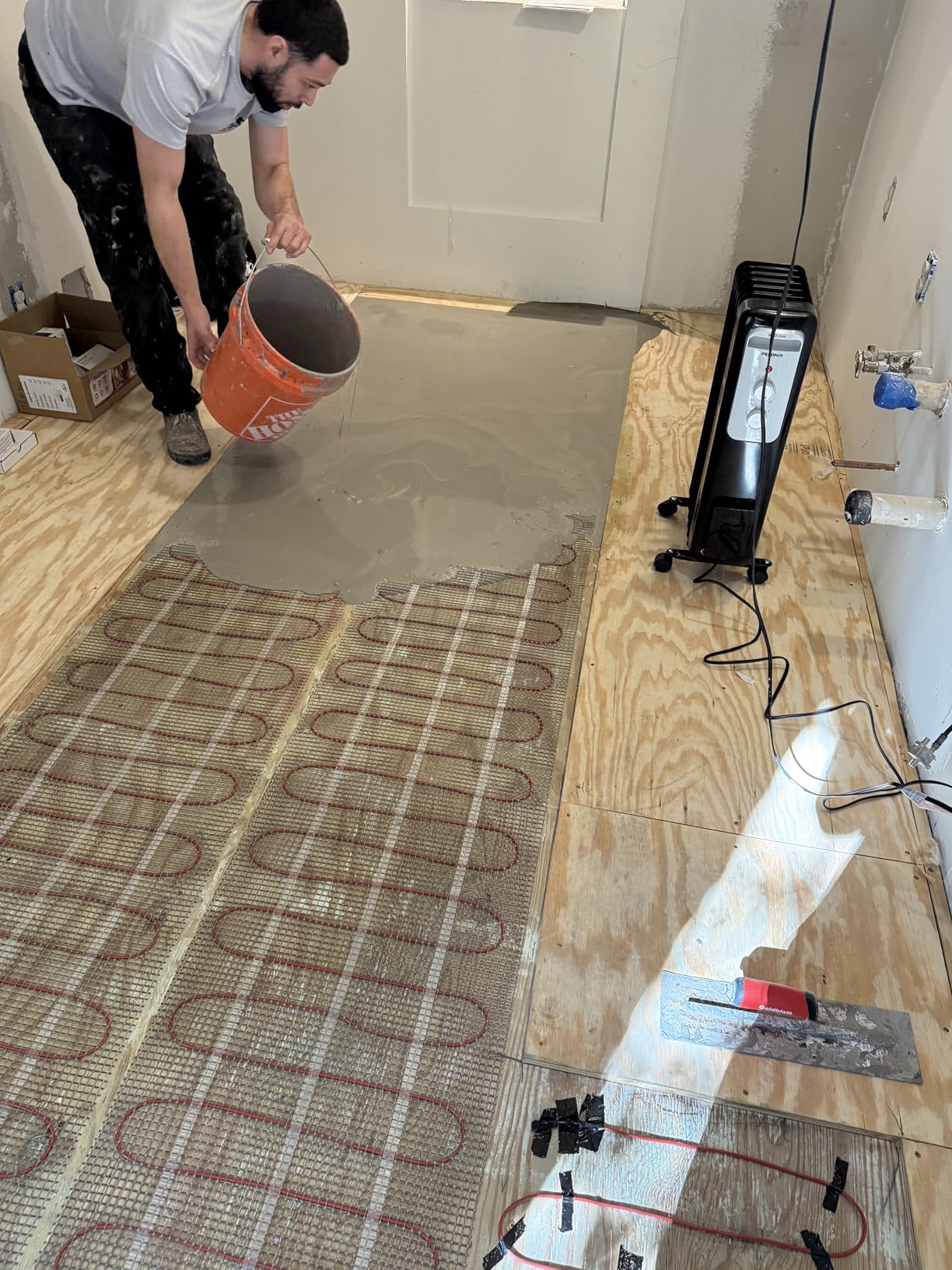 LuxHeat 50sqft Floor Heating Mat Kit - 120v Radiant Floor Heating Mat - Electric Radiant Heated Flooring System for Tile & Laminate - Includes UWG4 WiFi Programmable Thermostat w/GFCI, Alarm & Sensor customer photo 1