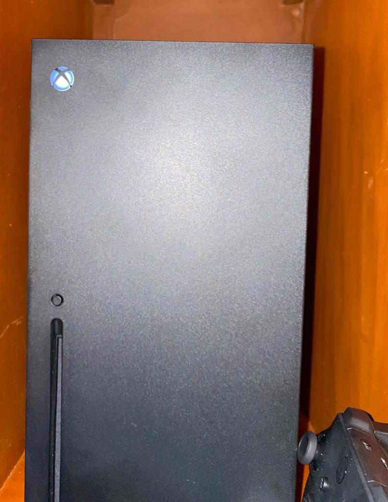 Xbox Series X - Gaming Console - 1TB SSD - Carbon Black customer photo 2