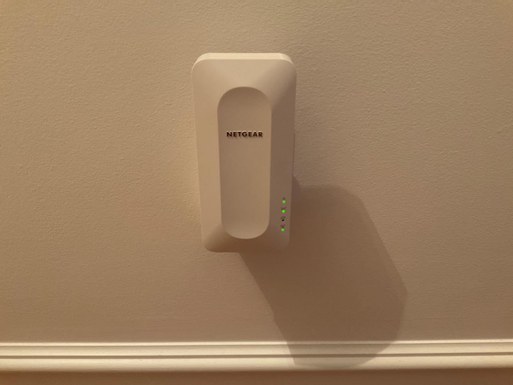 NETGEAR WiFi 6 Mesh Range Extender (EAX15) - Add up to 1,500 sq. ft., 20 Devices with AX1800 Dual-Band Wireless Signal Repeater (up to 1.8 Gbps), WPA3 Security customer photo 1