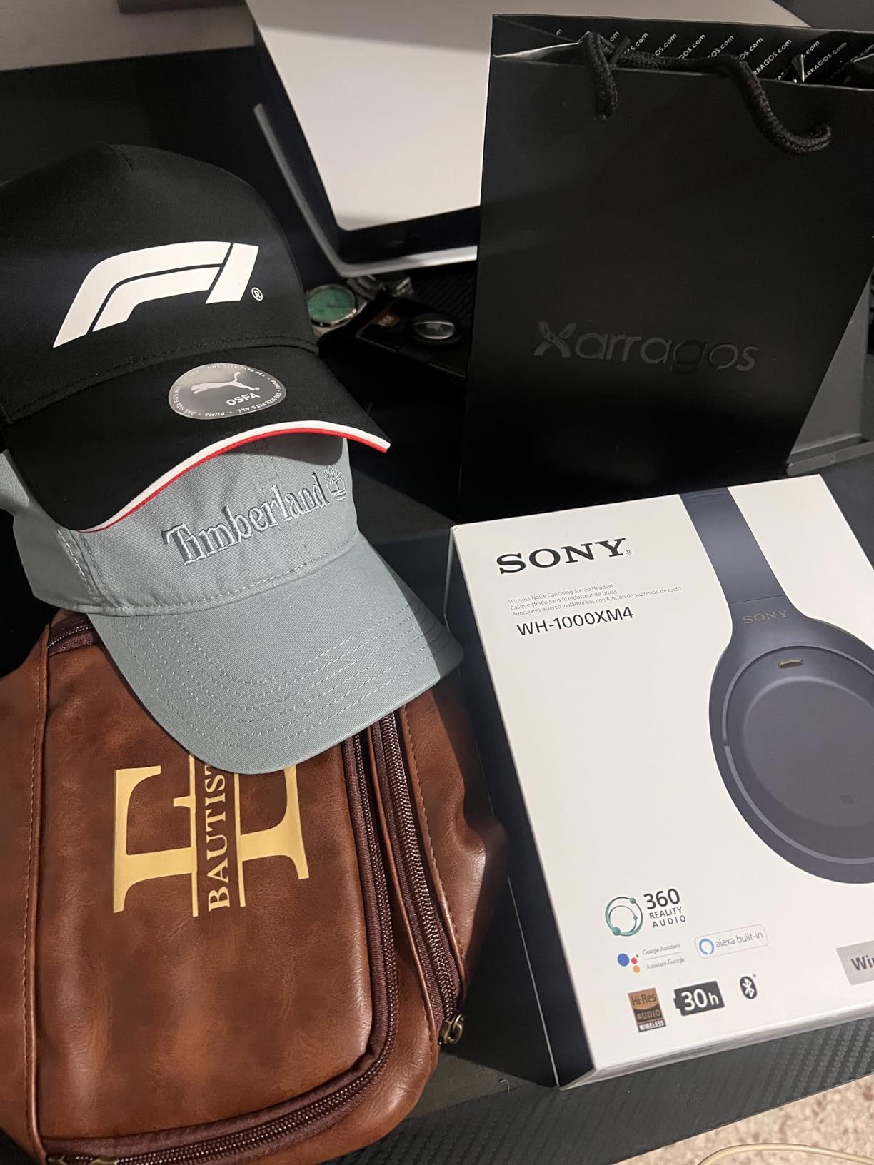 Sony WH-1000XM4 Wireless Premium Noise Canceling Overhead Headphones with Mic for Phone-Call and Alexa Voice Control, Midnight Blue customer photo 1