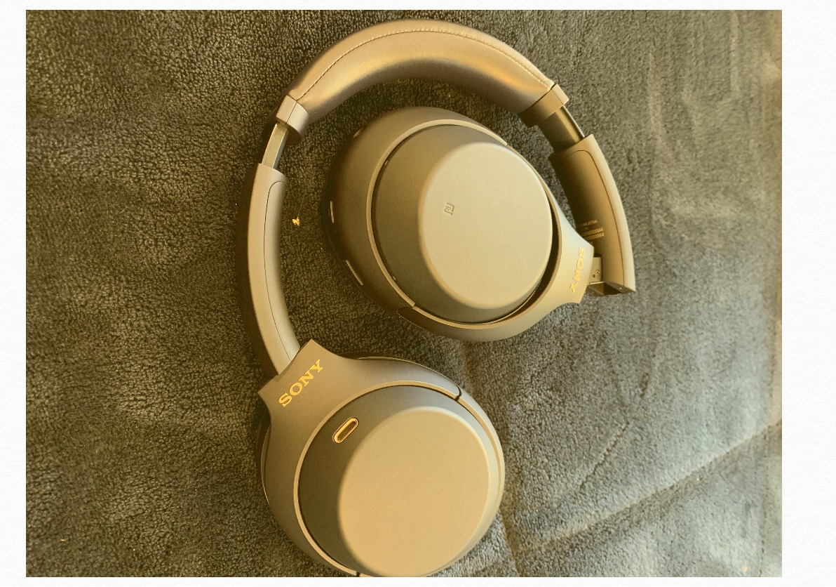 Sony WH-1000XM4 Wireless Premium Noise Canceling Overhead Headphones with Mic for Phone-Call and Alexa Voice Control, Midnight Blue customer photo 2