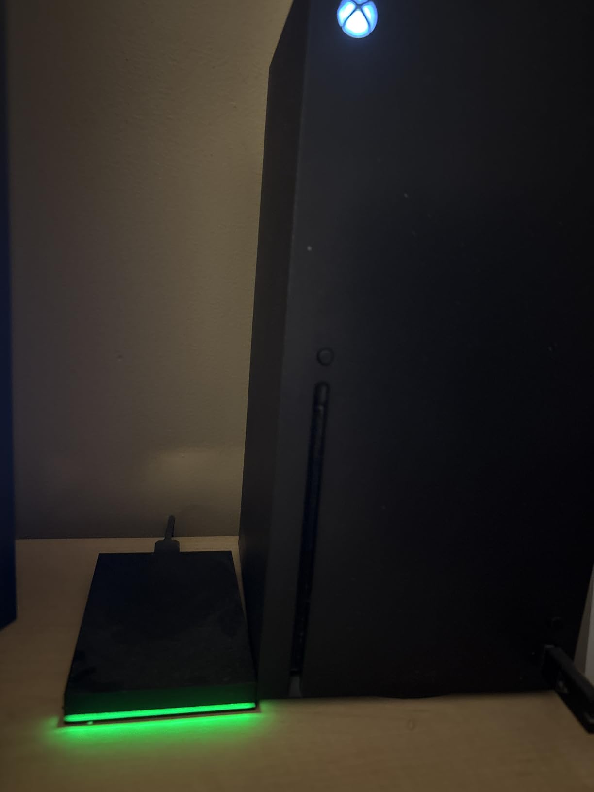 Seagate Game Drive for Xbox 4TB External Hard Drive Portable HDD - USB 3.2 Gen 1, Black with built-in green LED bar, Xbox Certified, 3 year Rescue Services (STKX4000402) customer photo 1