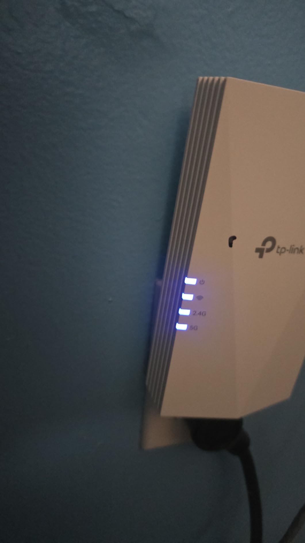 TP-Link AX1500 WiFi Extender Internet Booster (RE500X), WiFi 6 Range Extender Covers up to 1500 sq.ft and 25 Devices, Dual Band, AP Mode w/Gigabit Port, APP Setup, OneMesh Compatible customer photo 1