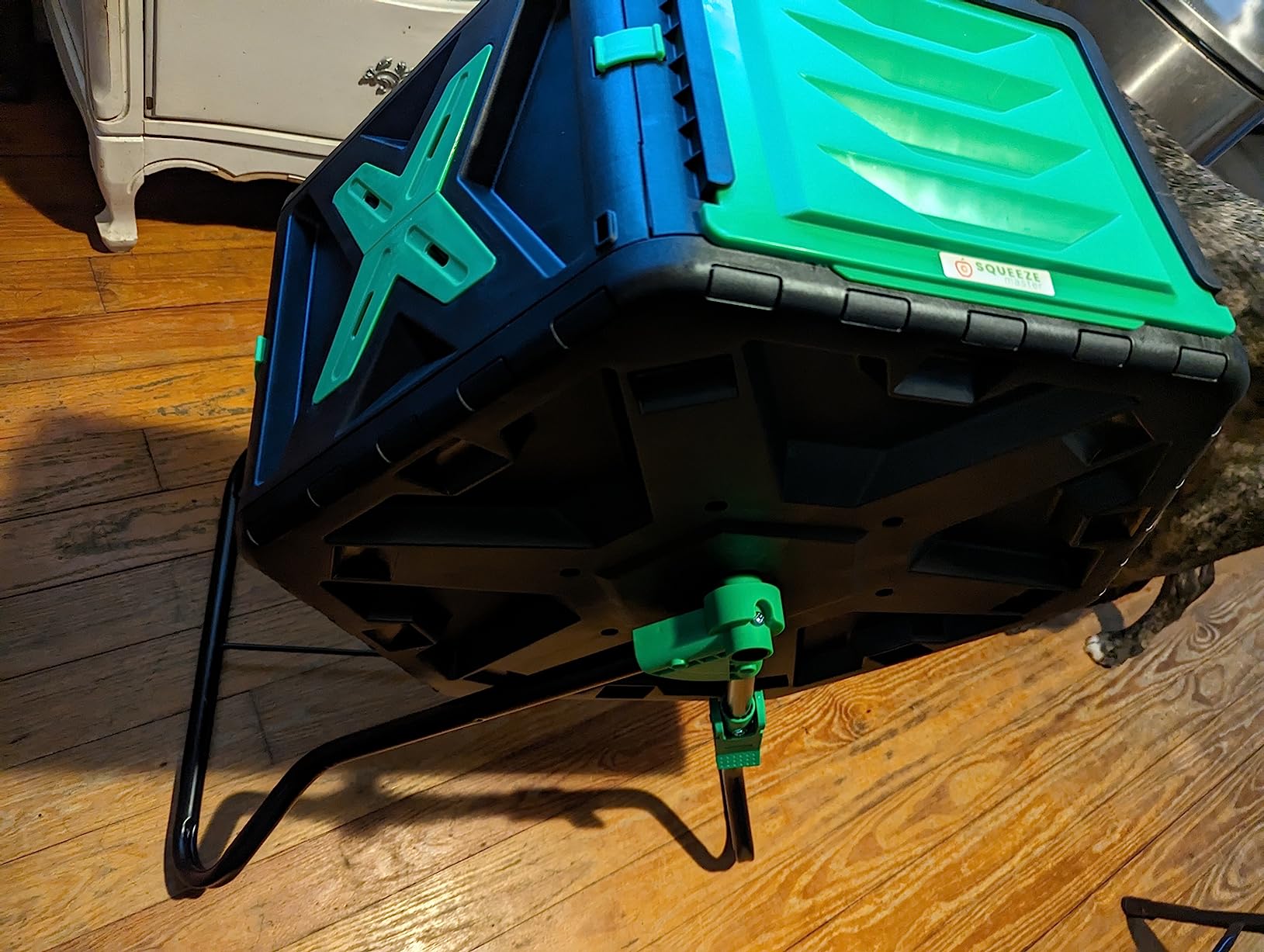 SQUEEZE master Light Weight Tumbling Compost Bin - Single Chamber Compost Tumbler 18.5 Gallon/70L customer photo 2