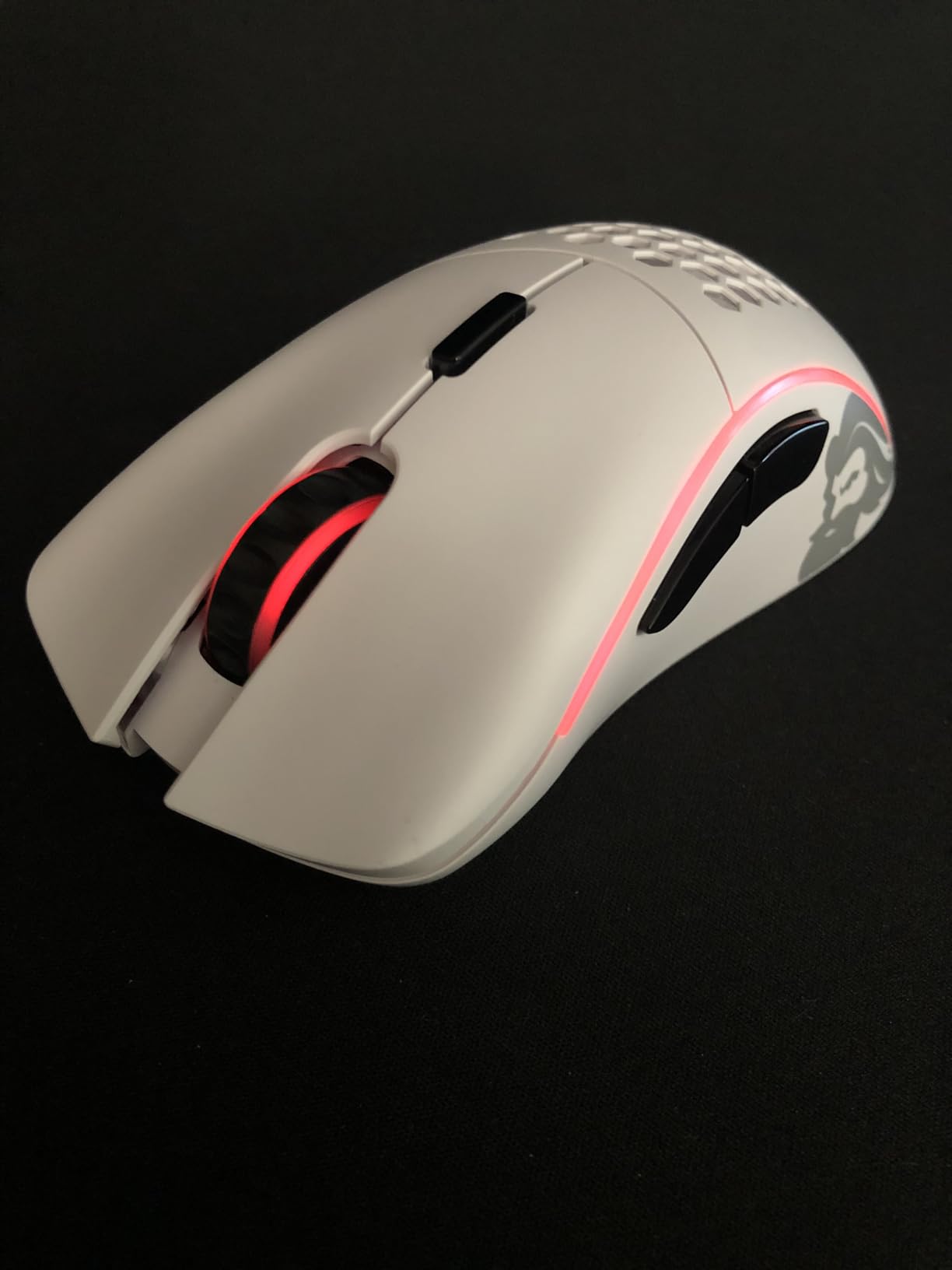 Glorious Model D Wireless Gaming Mouse - 69g Superlight, Lag Free 2.4Ghz Wireless, Up to 71 Hour Battery, RGB, BAMF Sensor, Ergonomic, 6 Buttons - Matte White customer photo 1