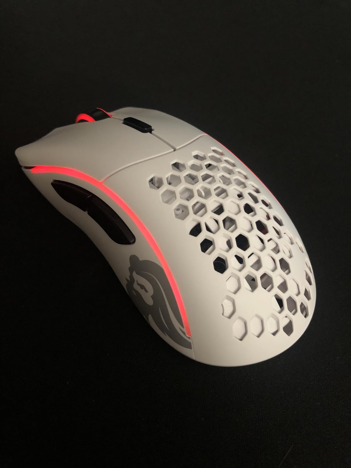 Glorious Model D Wireless Gaming Mouse - 69g Superlight, Lag Free 2.4Ghz Wireless, Up to 71 Hour Battery, RGB, BAMF Sensor, Ergonomic, 6 Buttons - Matte White customer photo 2