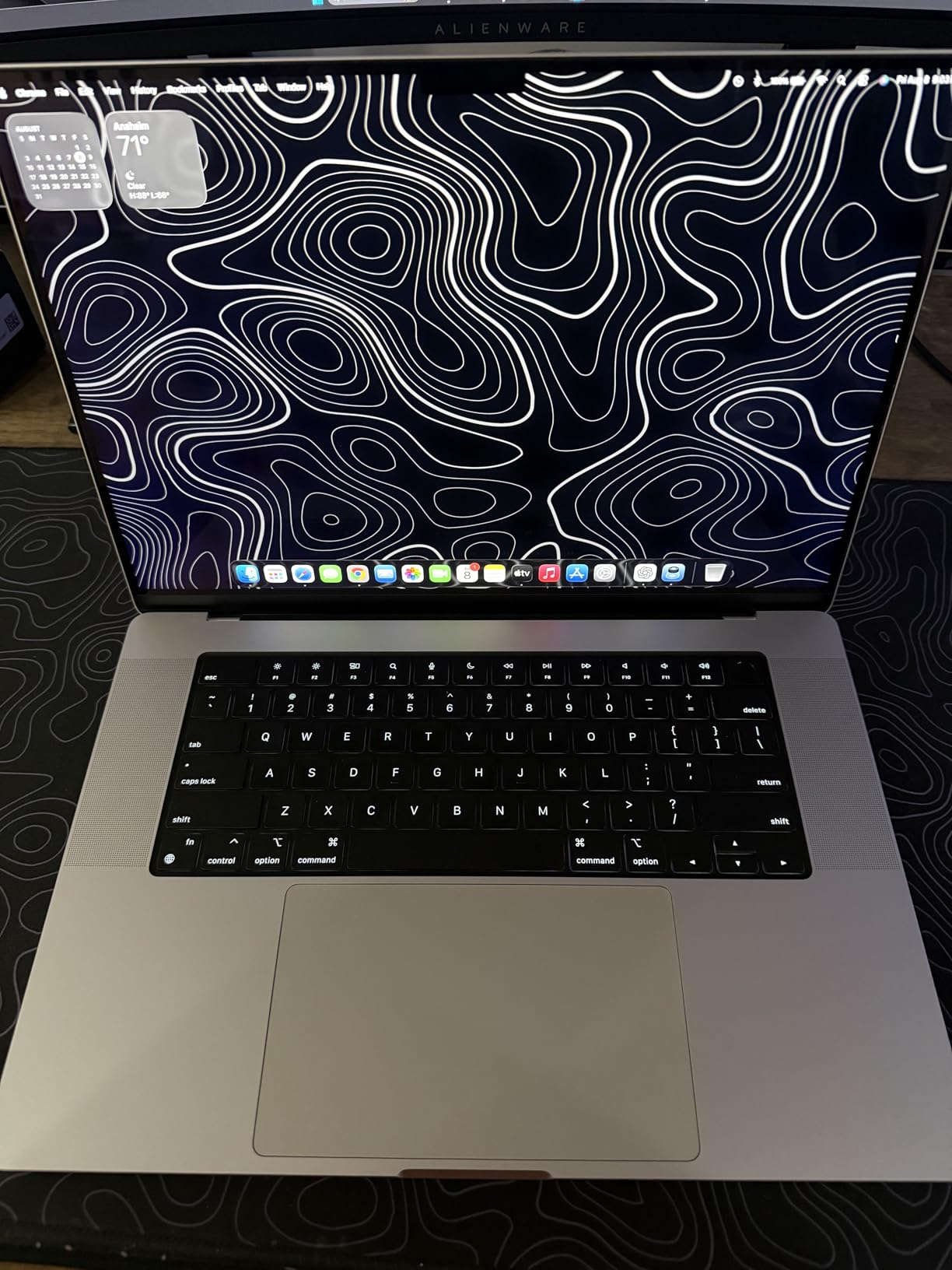 2021 Apple MacBook Pro (16-inch, M1 Pro chip with 10-core CPU and 16-core GPU, 16GB RAM, 512GB SSD) - Silver customer photo 2