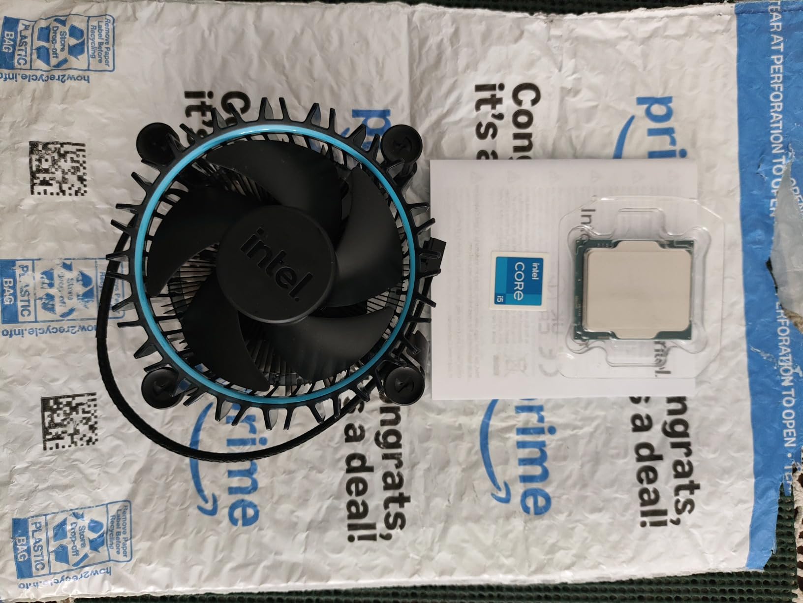 Intel Core i5-12400F Desktop Processor 6/12 / 2.5GHz / 6xxChipset customer photo 2