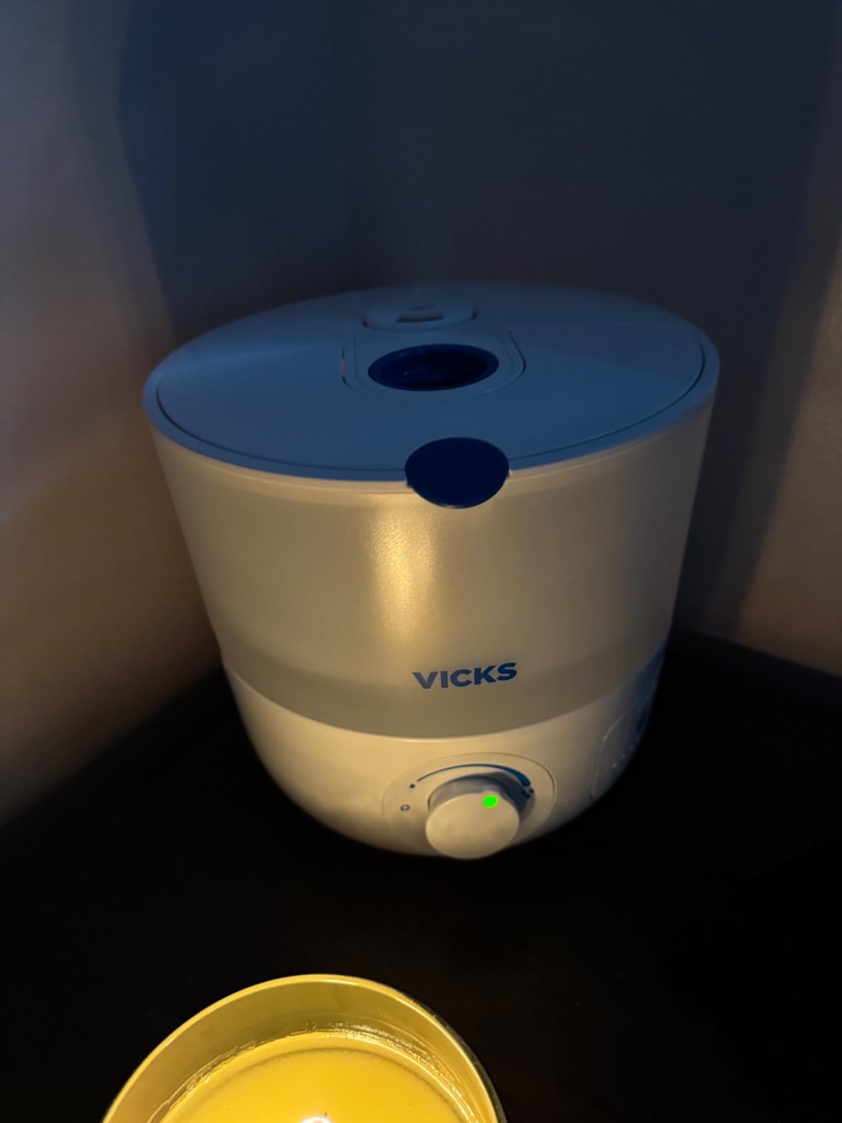 EasyCare Plus Top Fill Filter-Free Cool Mist Humidifier, Small Room-For Vapors 2 Ways -Works with Vicks VapoPads and VapoSteam, White customer photo 1