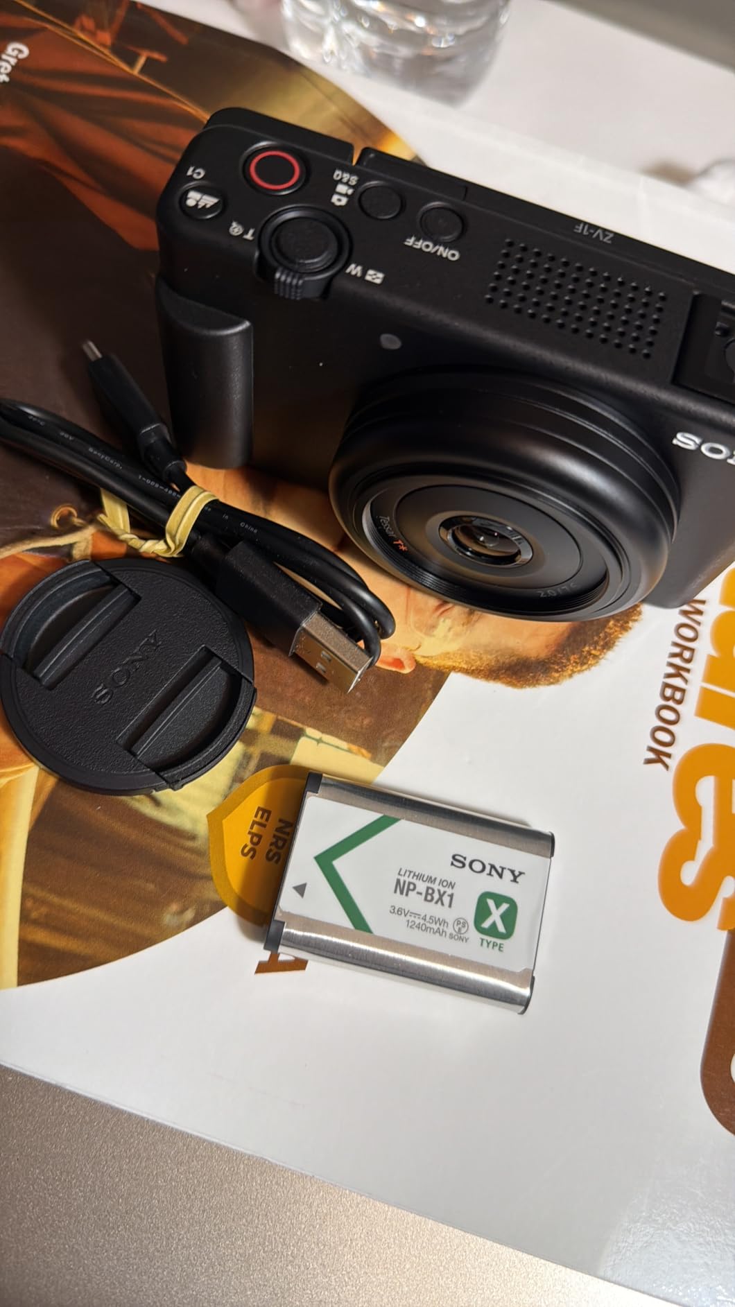 Sony ZV-1F Vlog Camera for Content Creators and Vloggers Black customer photo 1