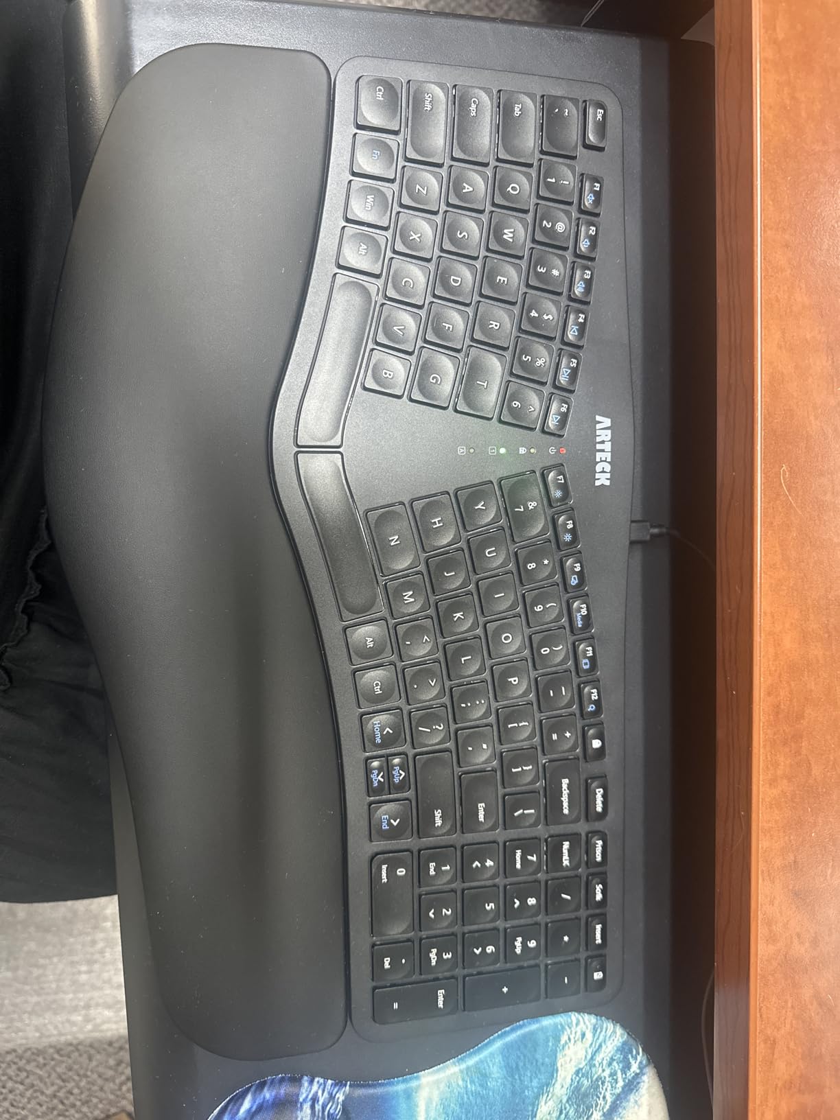 Arteck Split Ergonomic Keyboard with Cushioned Wrist and Palm Rest, 2.4G USB Wireless Comfortable Natural Ergonomic Split Keyboard, for Windows Computer Desktop Laptop customer photo 2