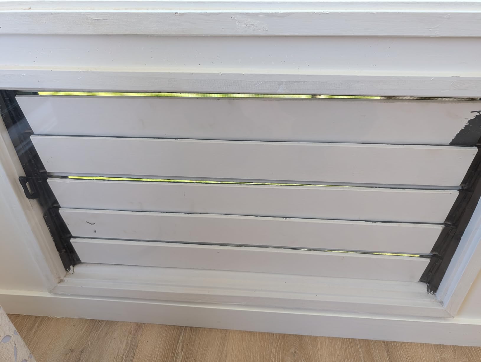 Duck MAX Strength Window Insulation Kit, Winter Window Seal Kit Fits up to 5 Windows, Heavy Duty Shrink Film Cuts to Size for Easy Indoor Installation, Window Tape Included, 62 In. x 210 In., Clear customer photo 2