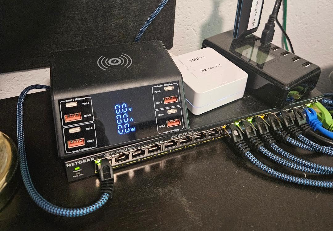 NETGEAR 5-Port PoE Gigabit Ethernet Unmanaged Essentials Switch (GS305P) - with 4 x PoE+ @ 63W, Desktop or Wall Mount customer photo 2