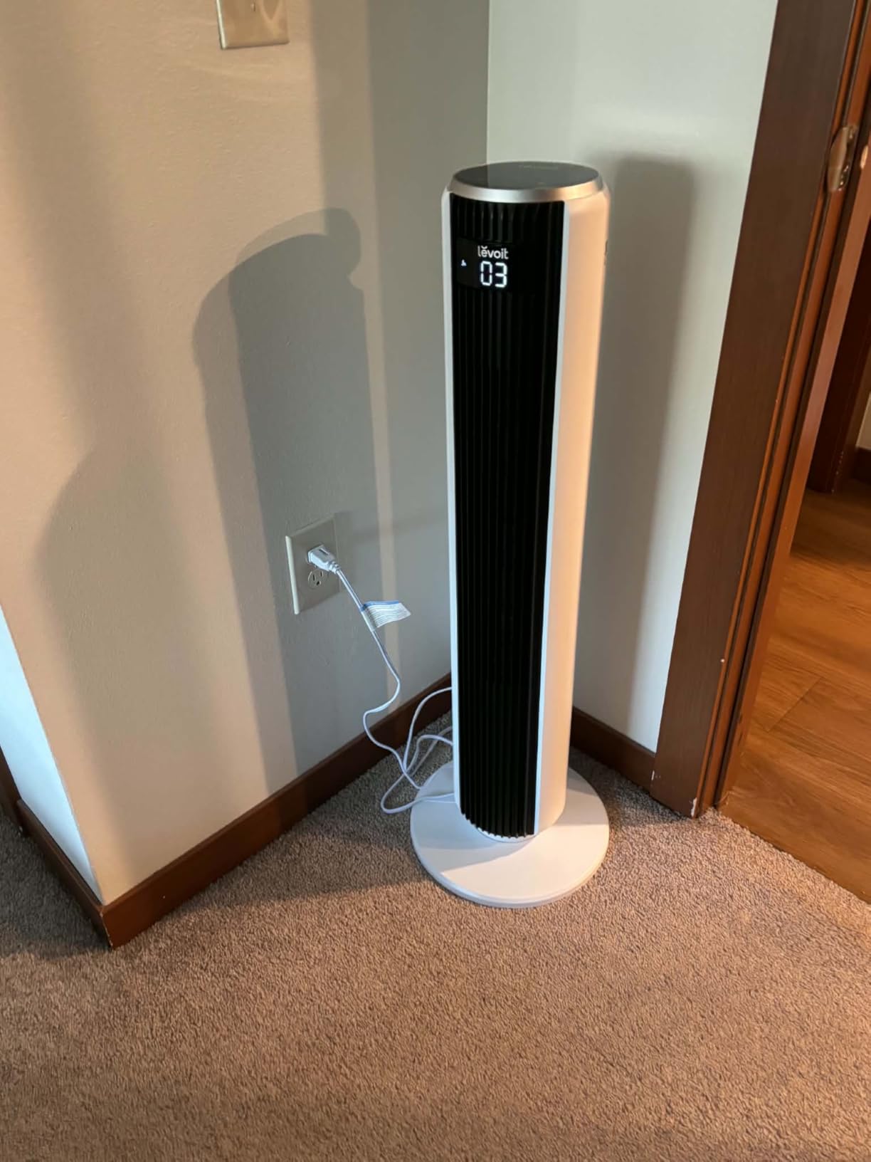 LEVOit Tower Fan for Bedroom, 90° Oscillating Standing Fan with 28dB Quiet for Sleep, 25ft/s Velocity, 12H Timer, 5 Speeds 4 Modes, Remoter, Bladeless Room Fan for Home, Office, Indoor, 36 inch, White customer photo 1