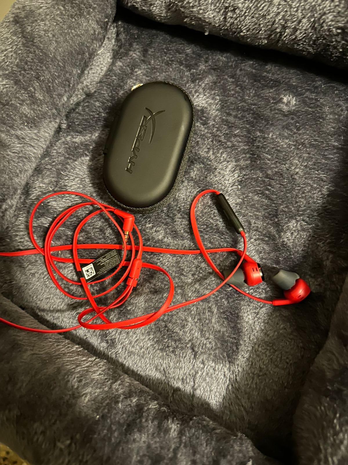 HyperX Cloud Earbuds II - 14mm Drivers, Four Eartips, Hard-Shell Carrying Case, Low-Profile 90 Degree Plug, 3.5mm Plug, Built-in Microphone, Multi-Function Button, PC, Mobile, Nintendo Switch - Black customer photo 1